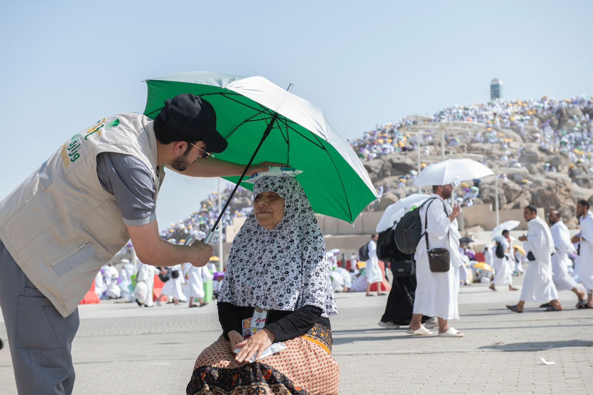 "الصحة" تنصح الحجاج بحمل المظلات لتجنب الإجهاد الحراري