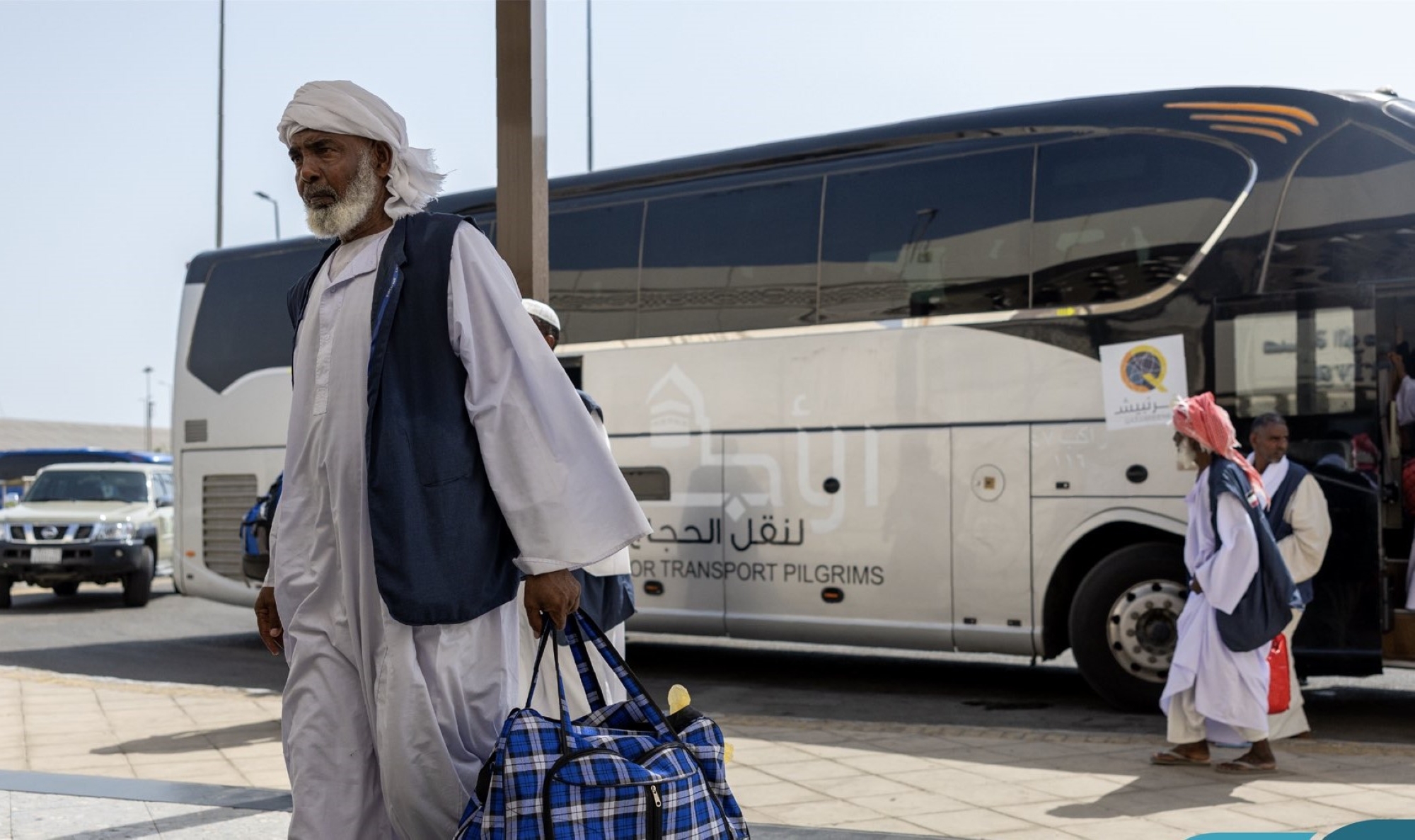 البالغ عددهم 2000 حاج وحاجة من الجنسية السودانية