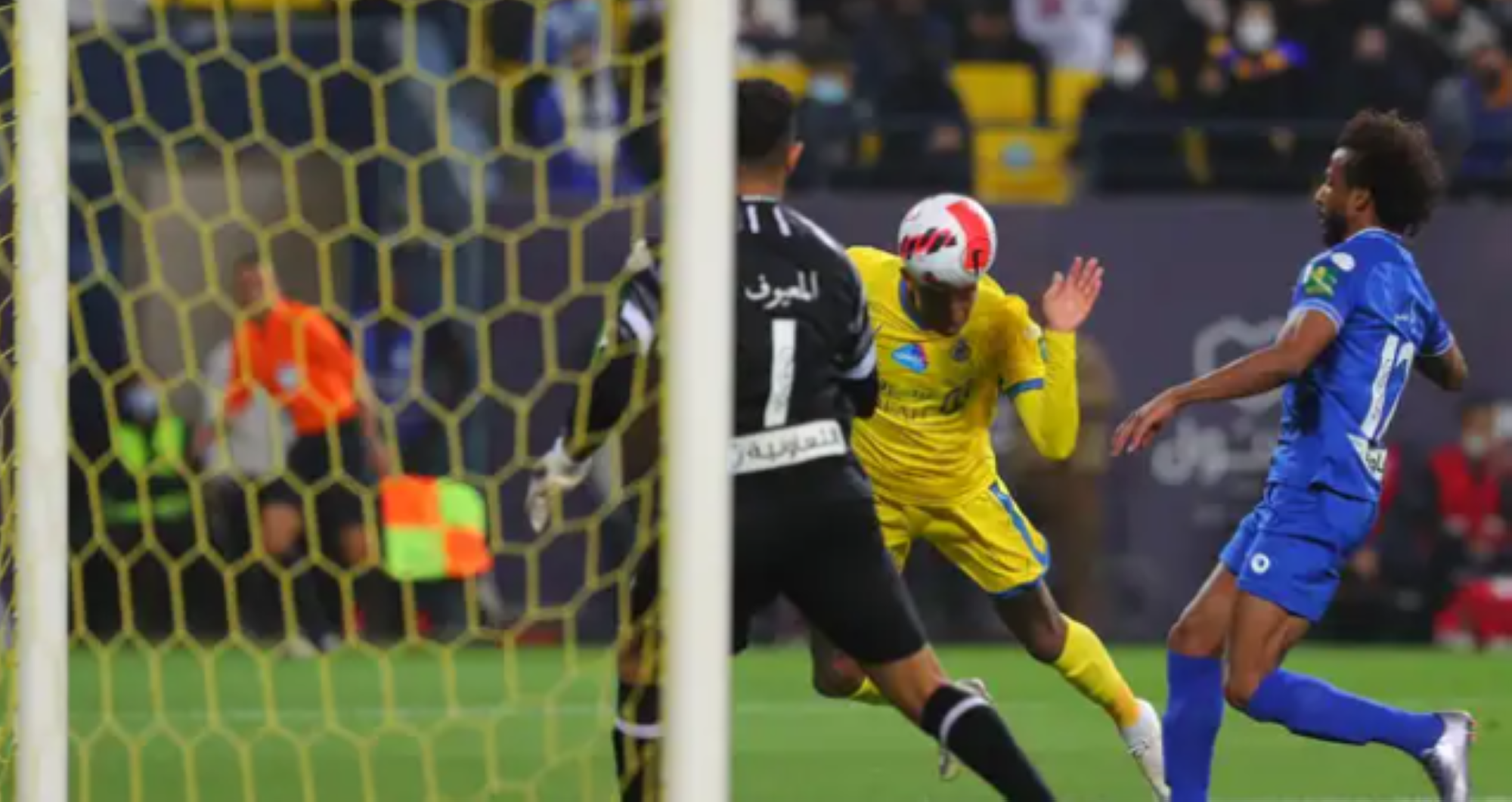 مباراة سابقة بين الهلال والنصر