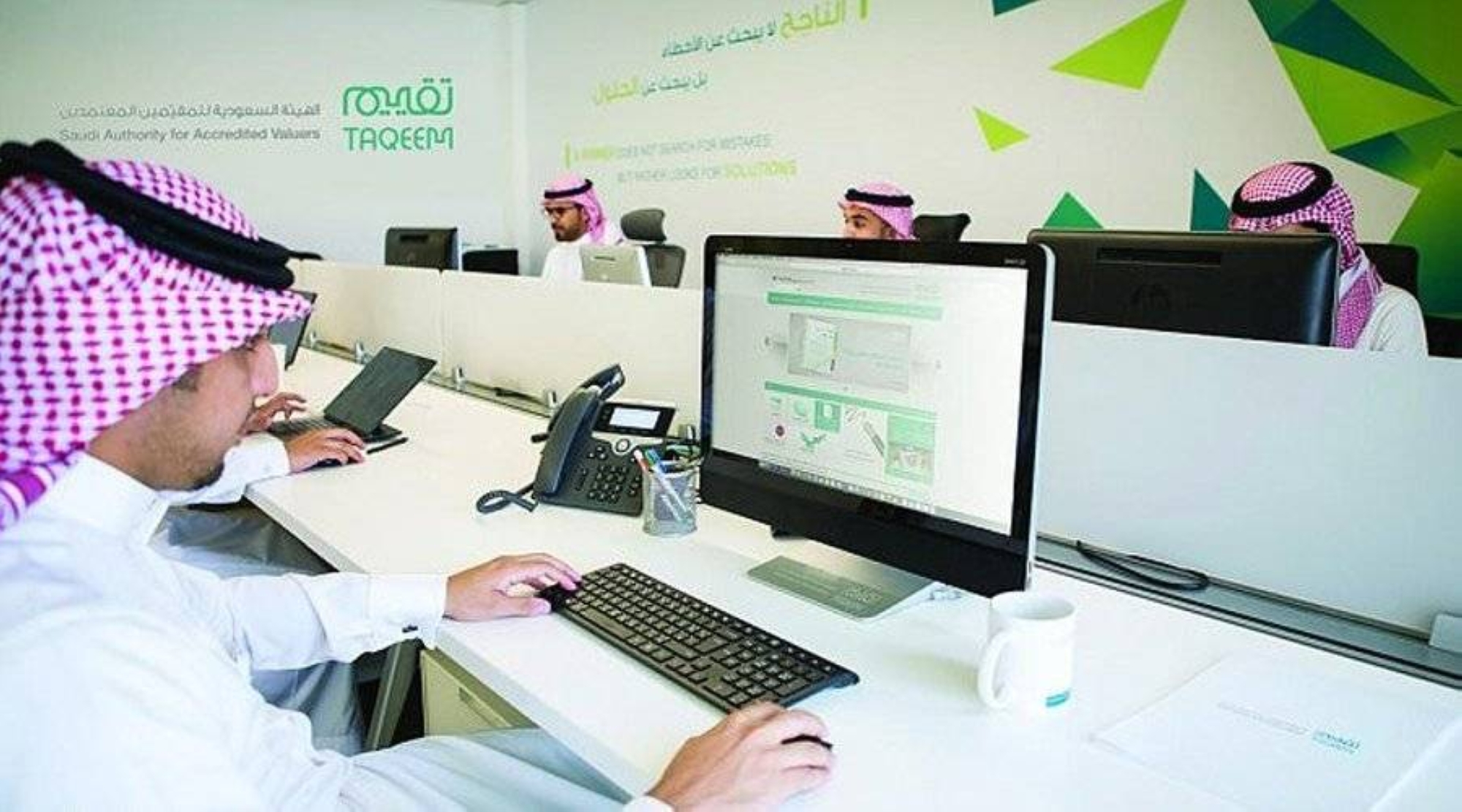 يجوز للمهنيين الآخرين الحصول على ترخيص بمزاولة التقييم 