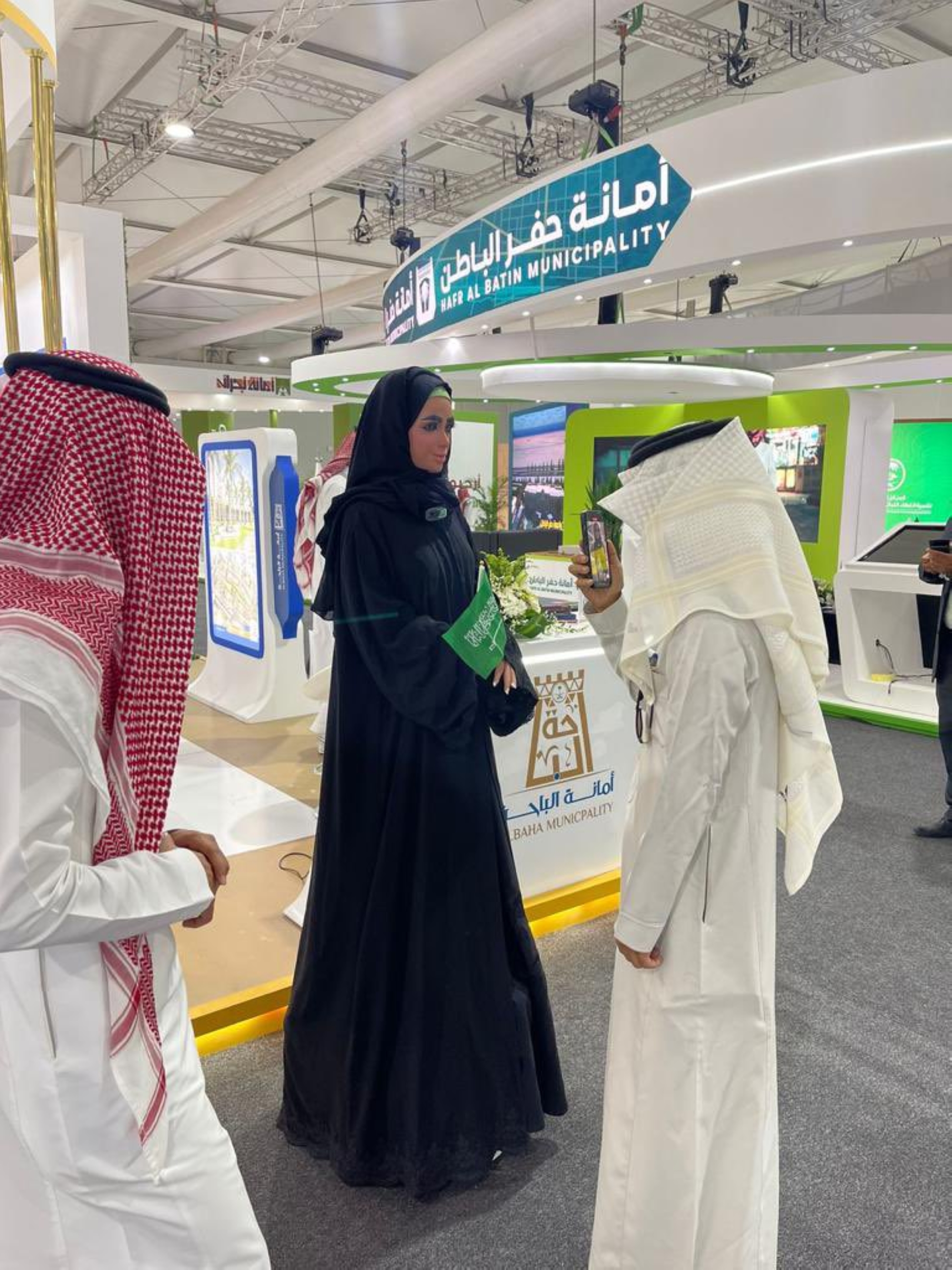 الروبوت "نورة".. لـ"خدمة العملاء"