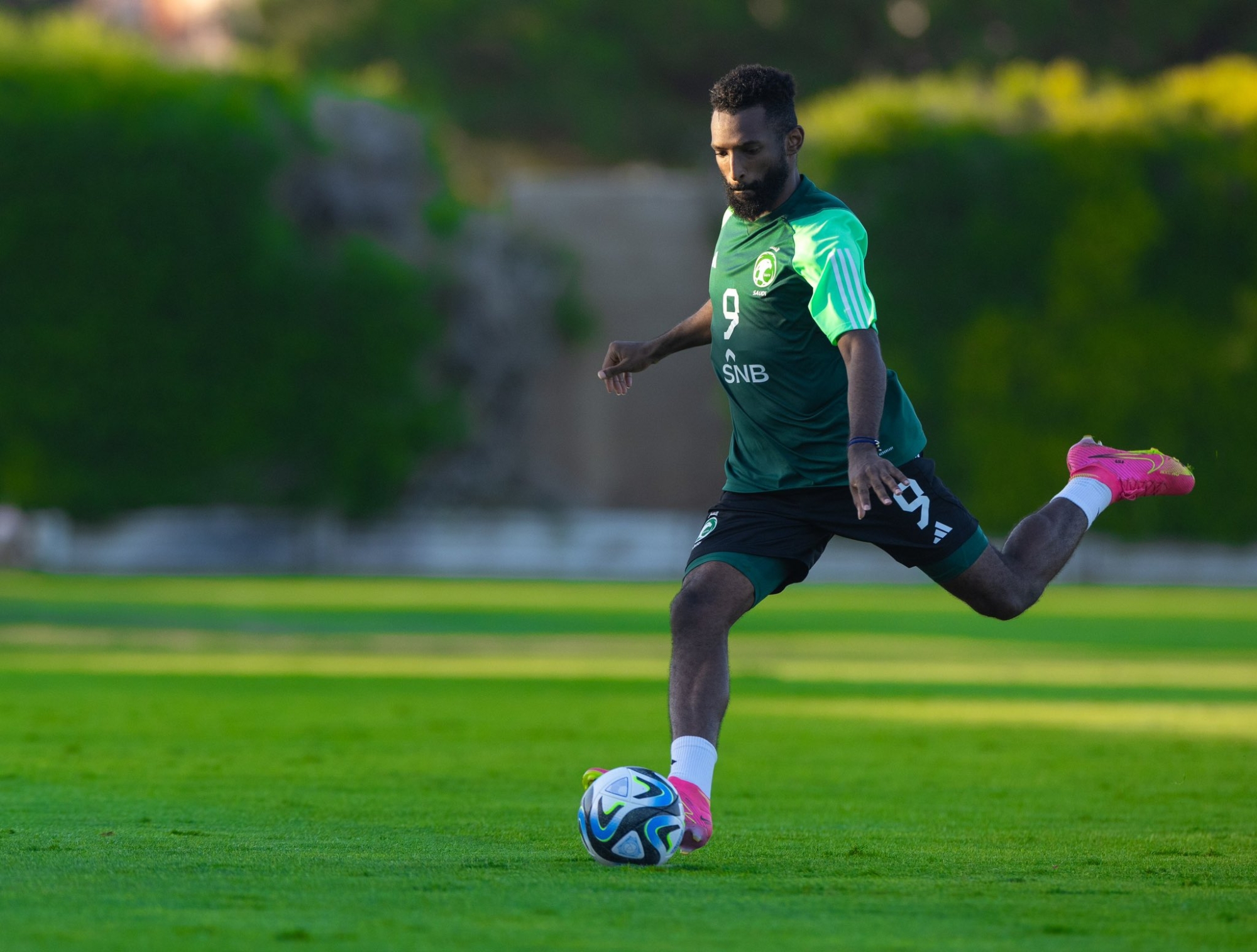 فراس البريكان لاعب المنتخب السعودي