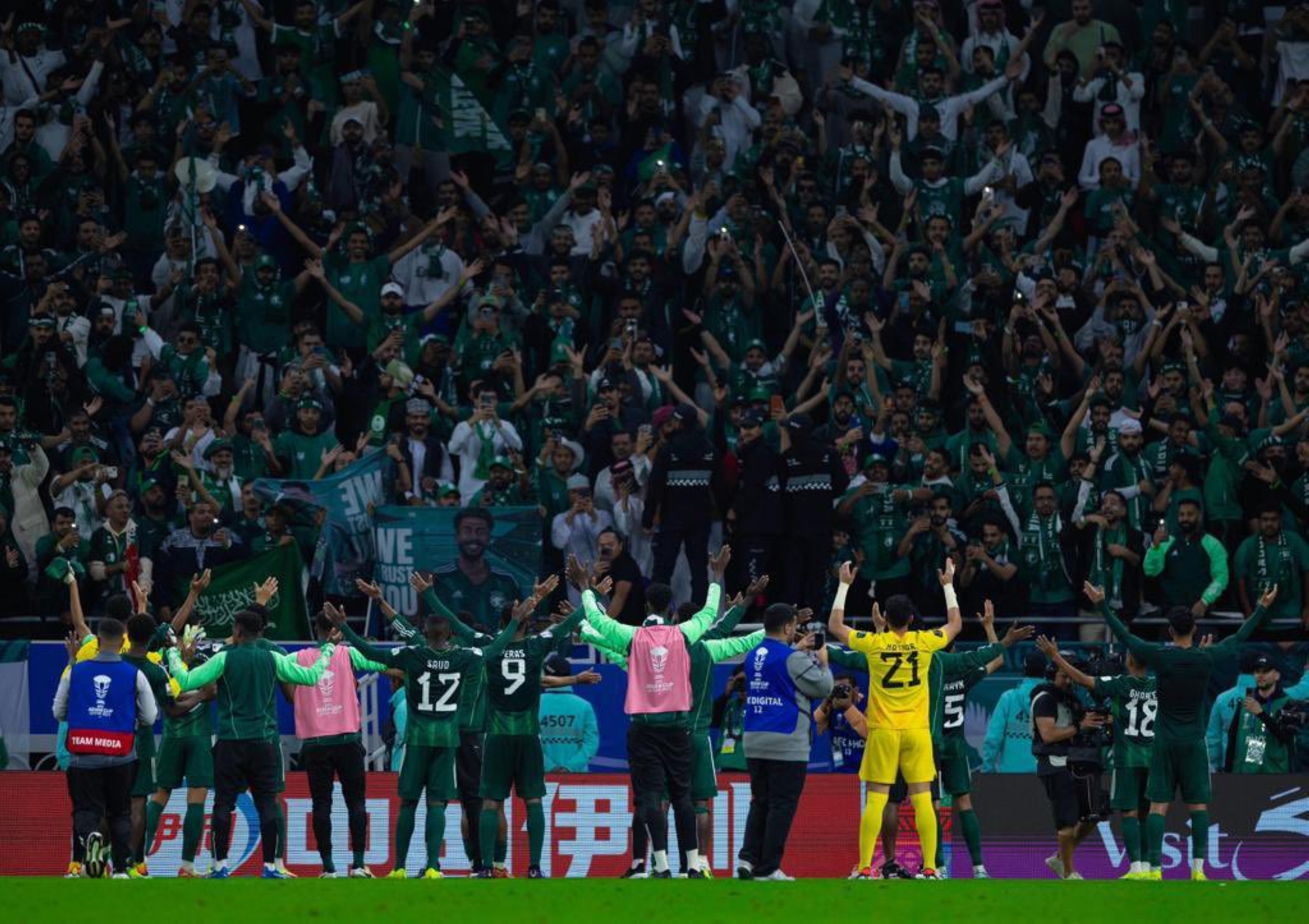 الأخضر أمام جماهيره في الدوحة