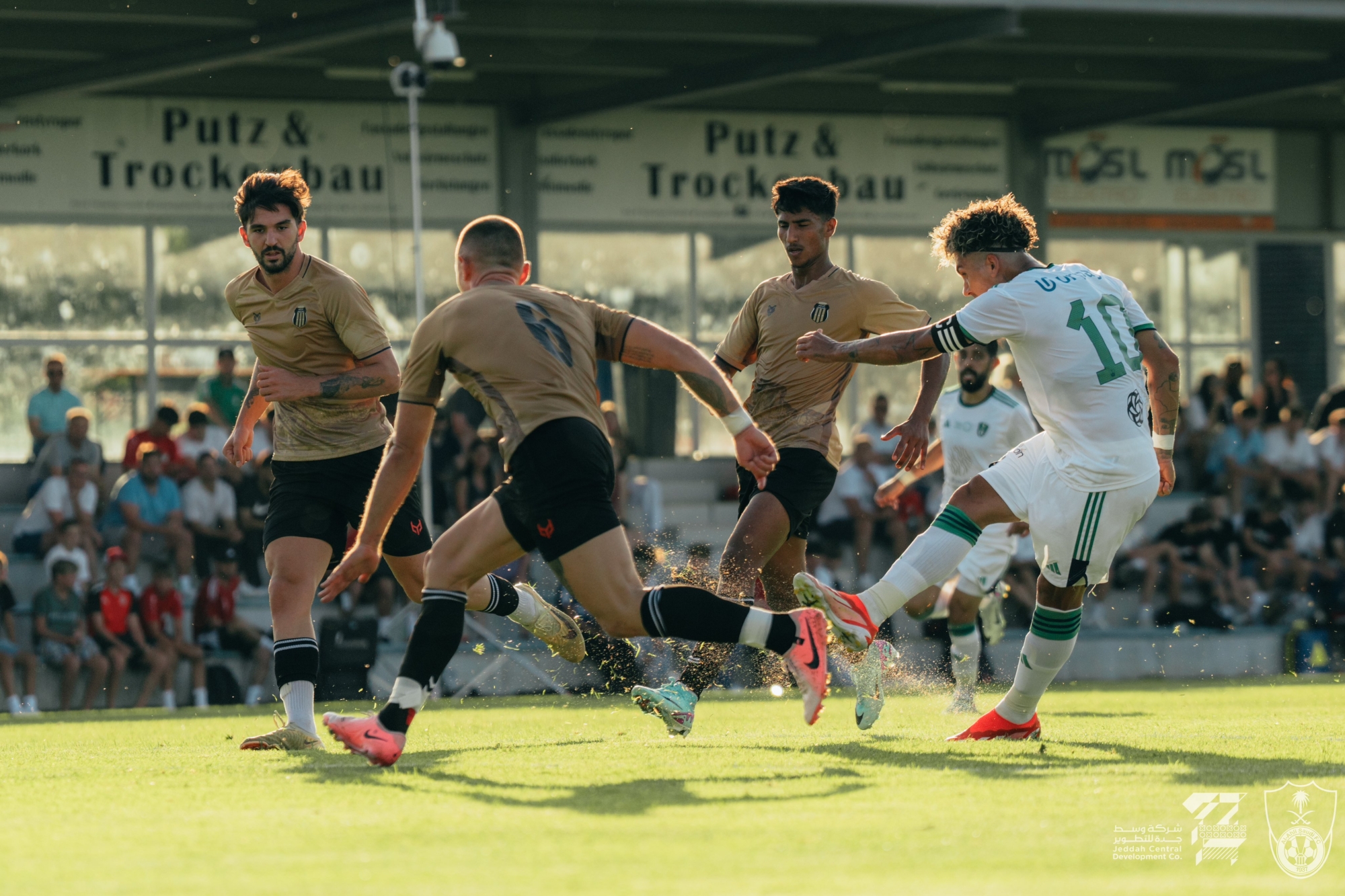 مباراة الأهلي والرياض