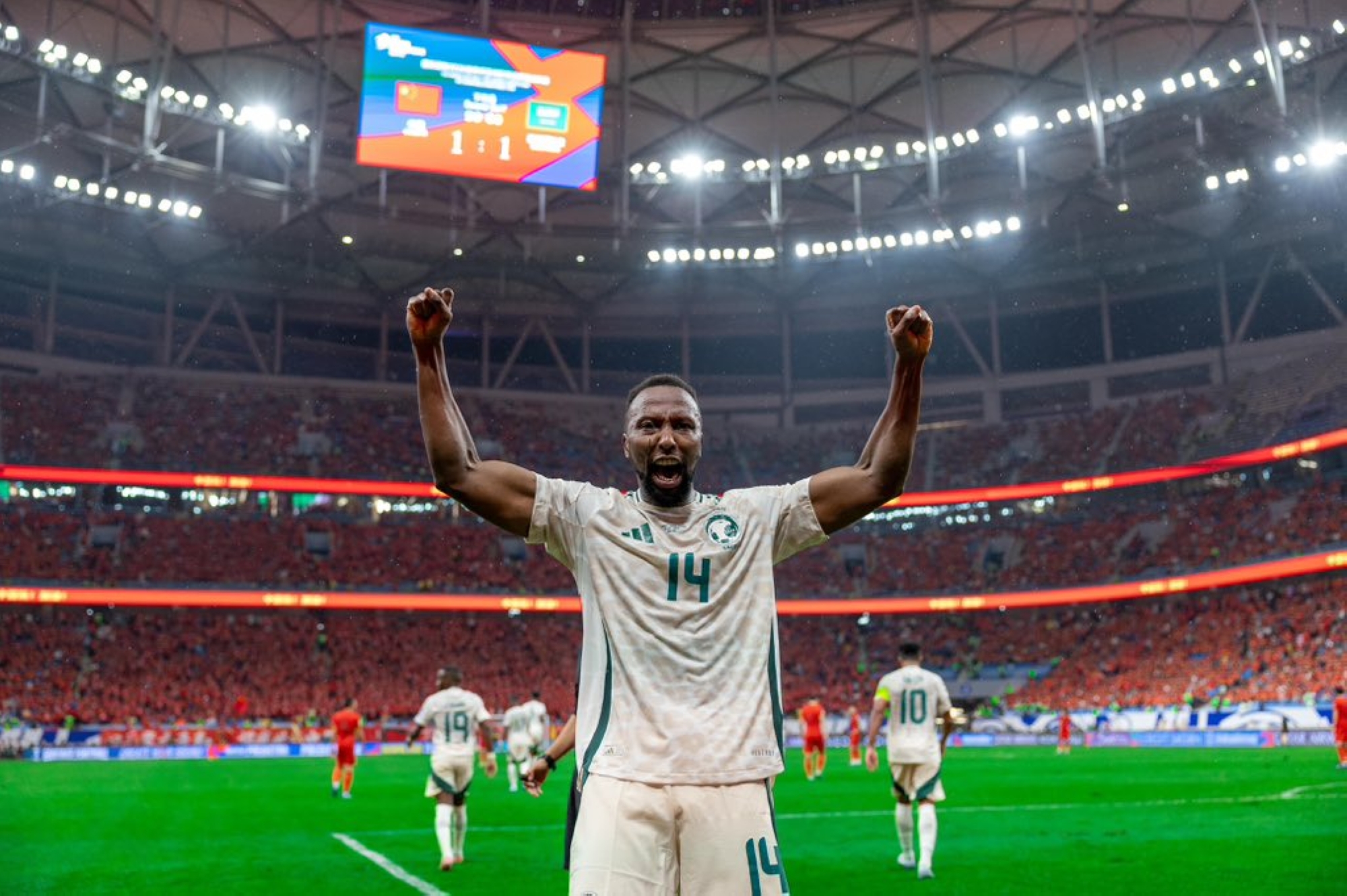 من مباراة السعودية ضد الصين في تصفيات كأس العالم