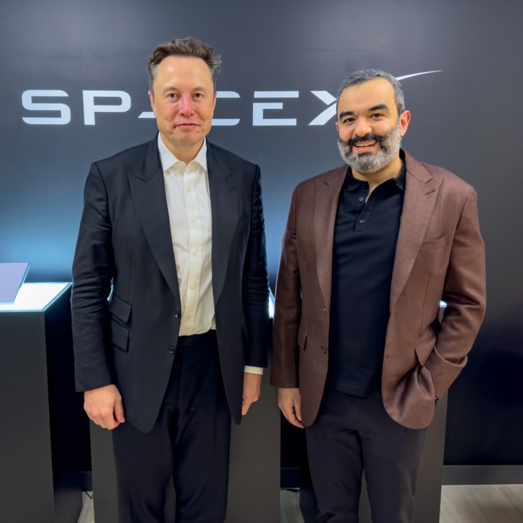  وزير الاتصالات وتقنية المعلومات م.عبدالله السواحة، يلتقي الملياردير الأمريكي مالك منصة "إكس" إيلون ماسك