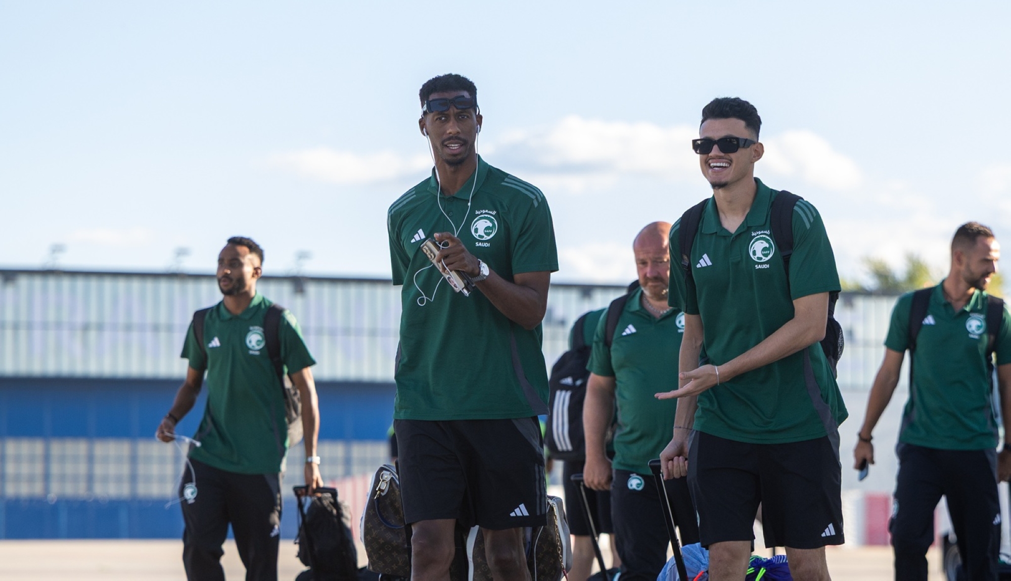 بعثة المنتخب السعودي تصل إلى التشيك