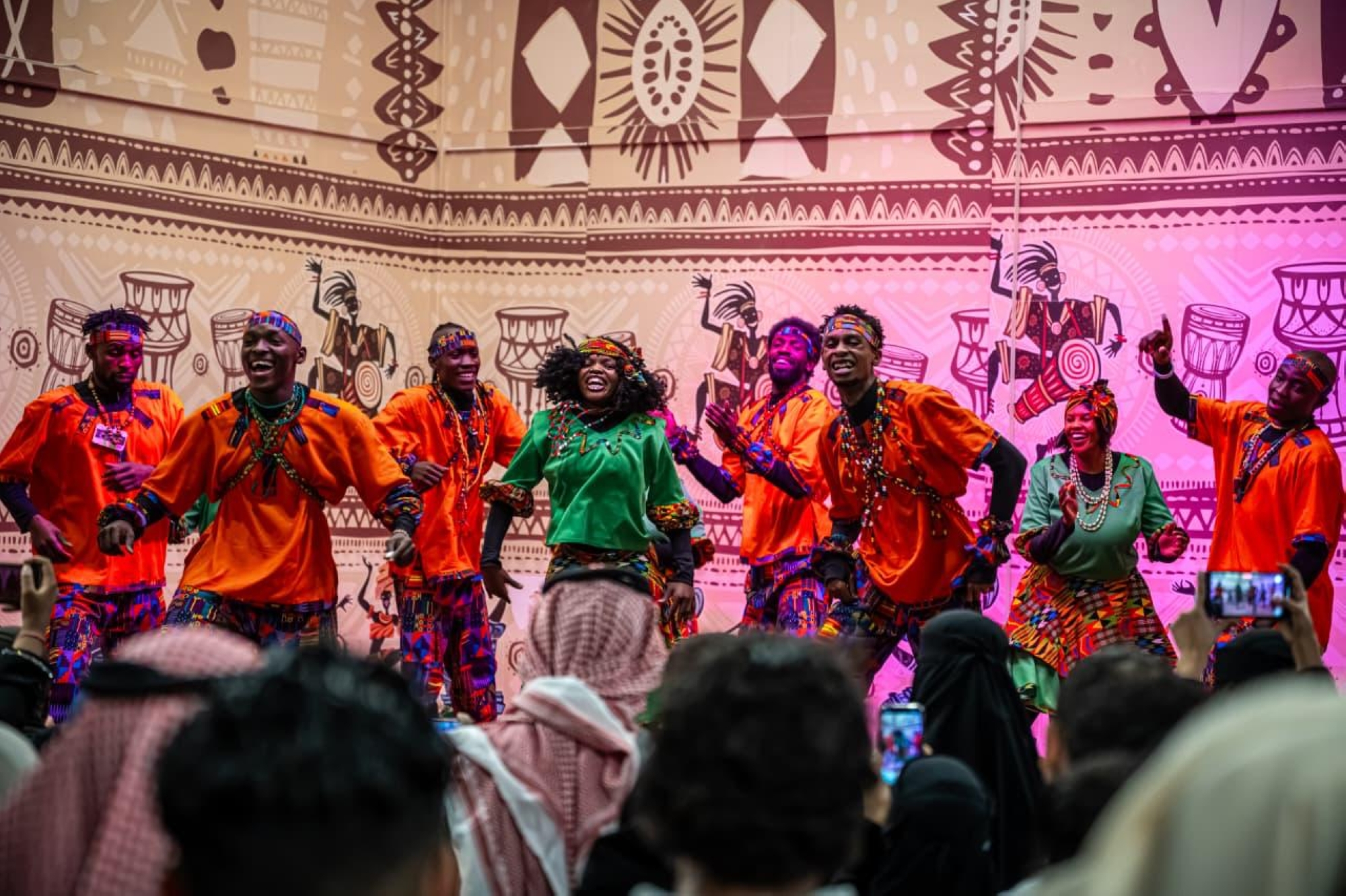 "بوليفارد وورلد" رحلة عالمية تقدم 130 عرضًا يوميًا