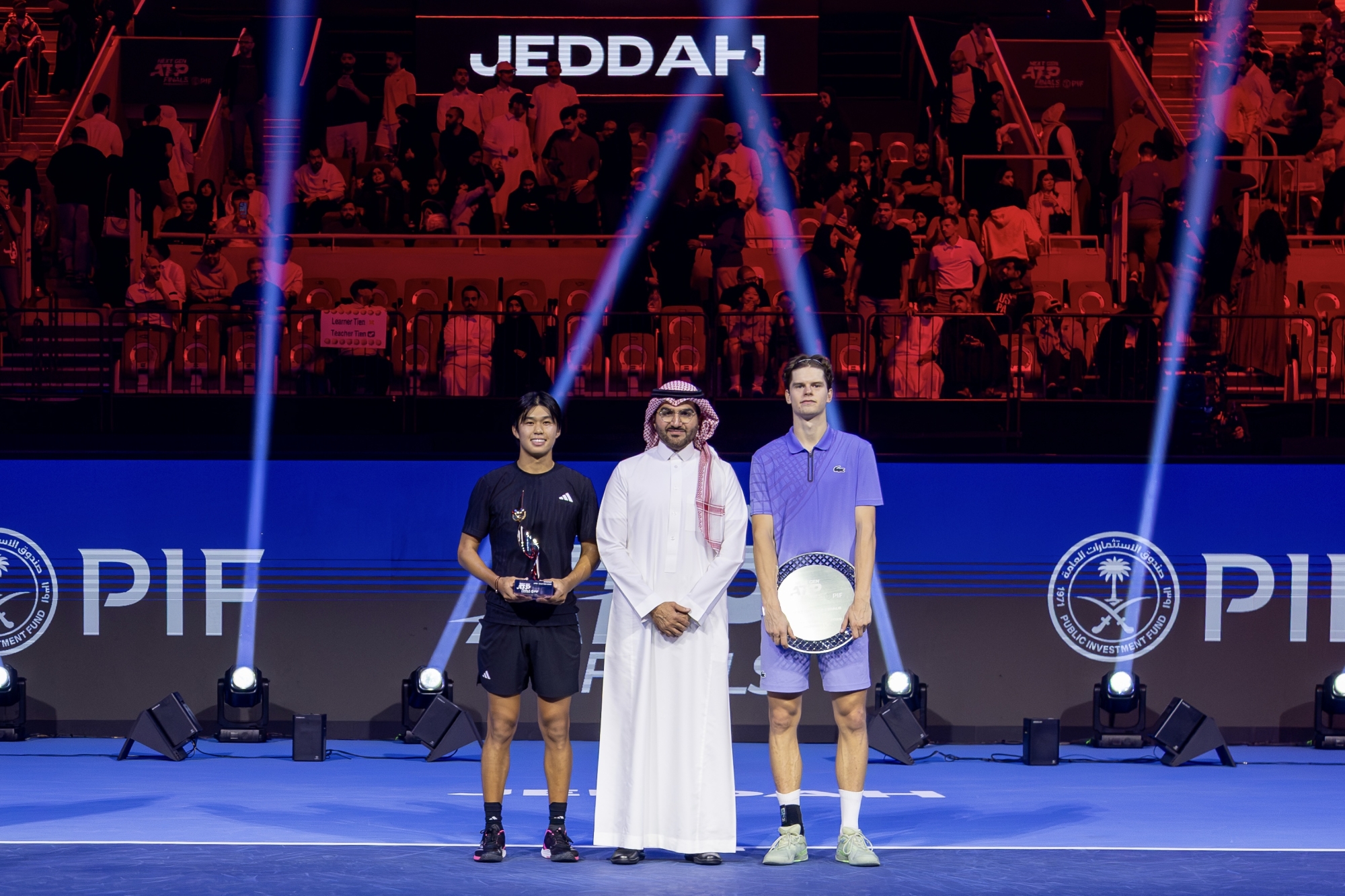 الأمريكي ليرنر تيين يفوز على خصمه البلجيكي ألكسندر بلوكس ليفوز بلقب البطولة الختامية لجولة الجيل القادم