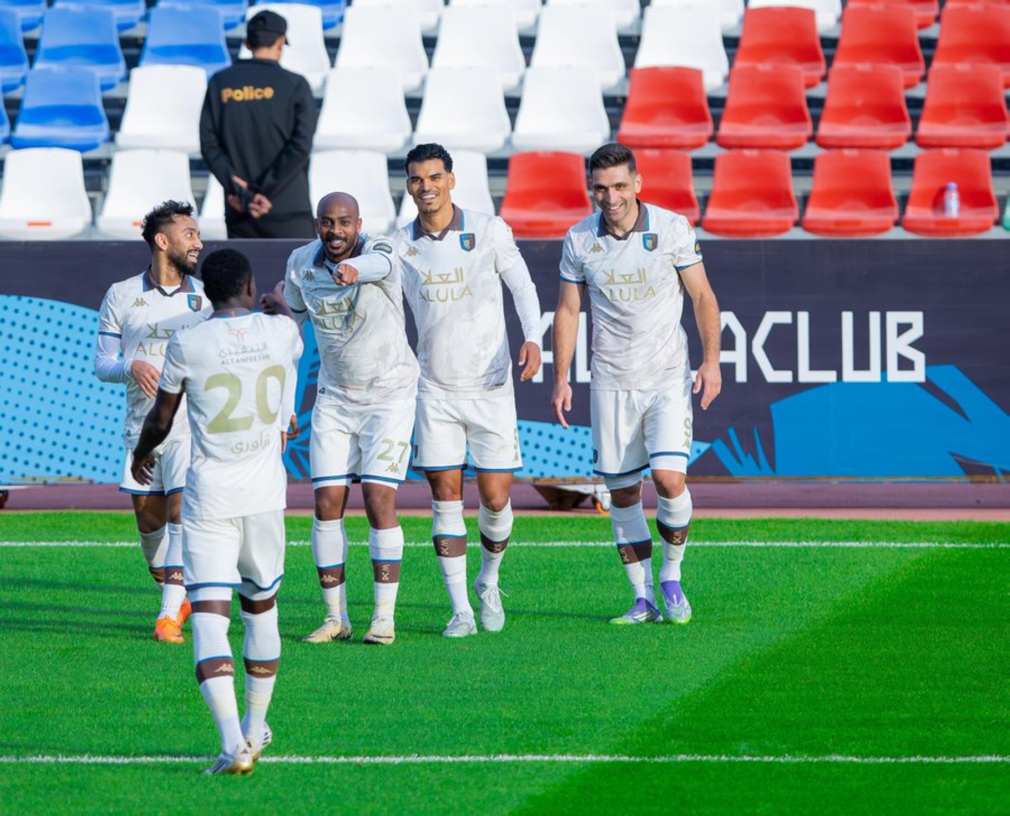 المتصدّر يتعثر.. والعلا يقفز إلى الوصافة