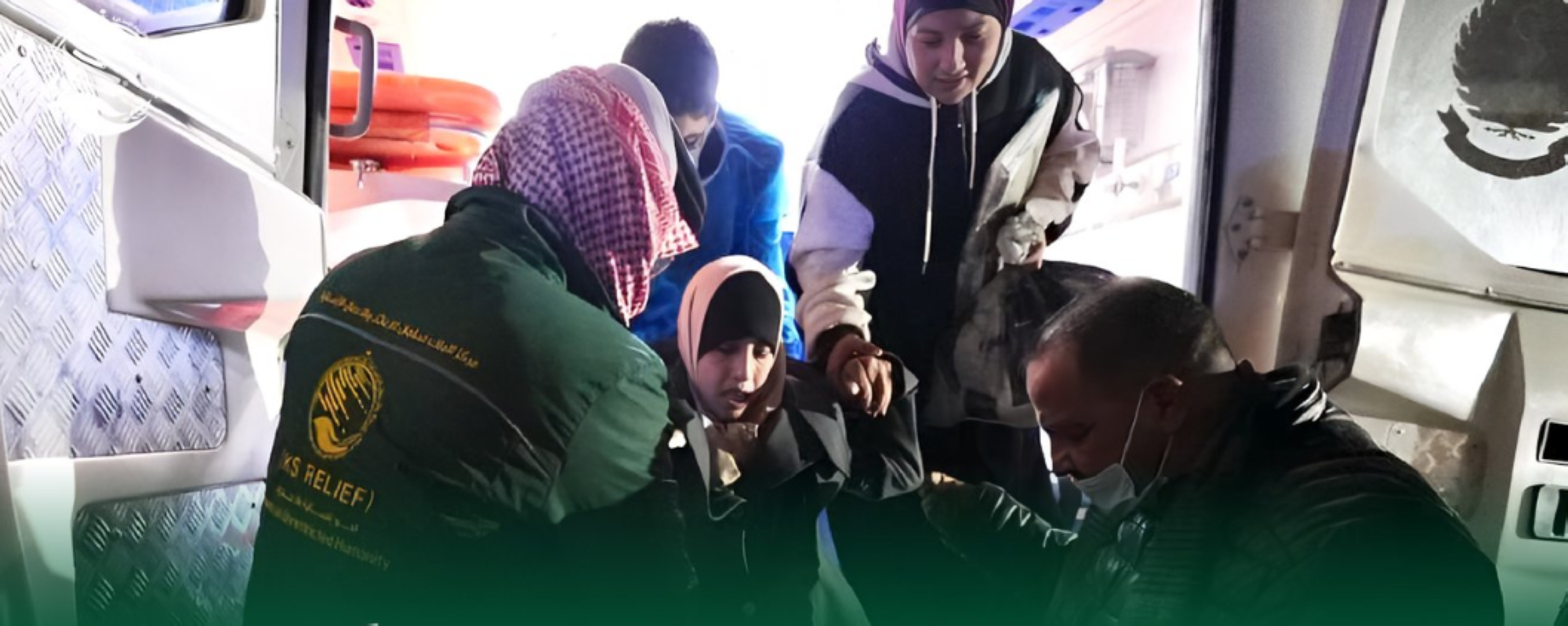 يخضع المرضى للعلاج تحت إشراف فرق طبية متخصصة تتابع حالاتهم الصحية بشكل مستمر