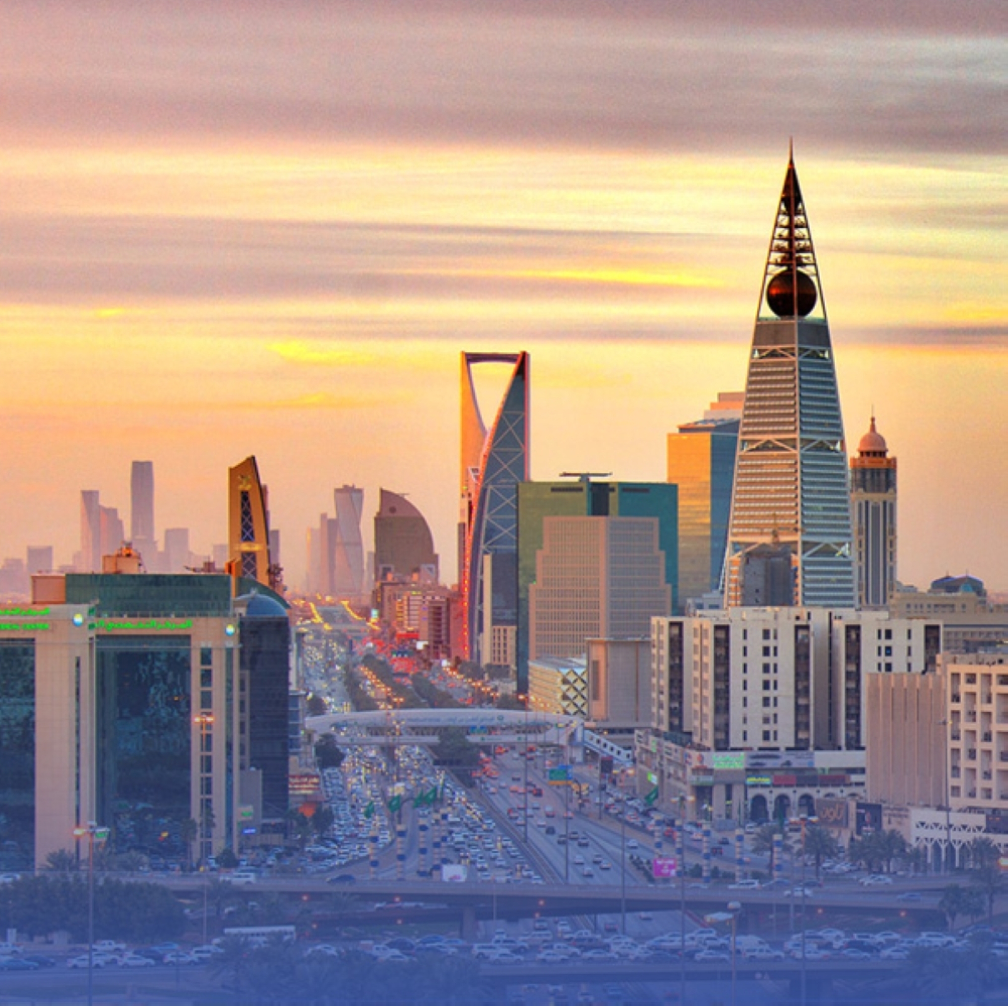  يجب على الصناديق الاستثمارية والمنشآت الالتزام بنظام تملك غير السعوديين للعقار