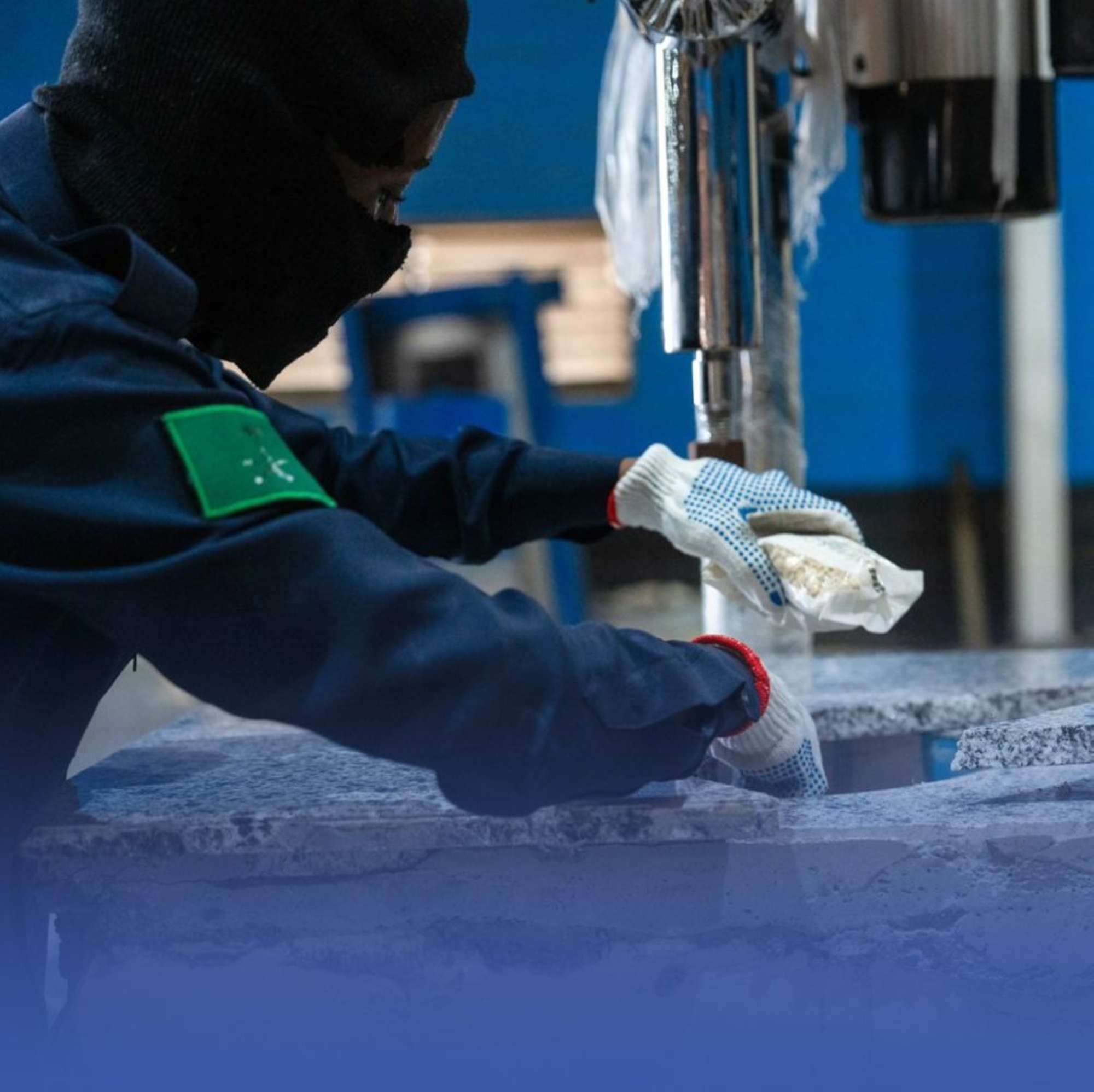 تم القبض على مستقبلي المضبوطات داخل المملكة وهما شخصان