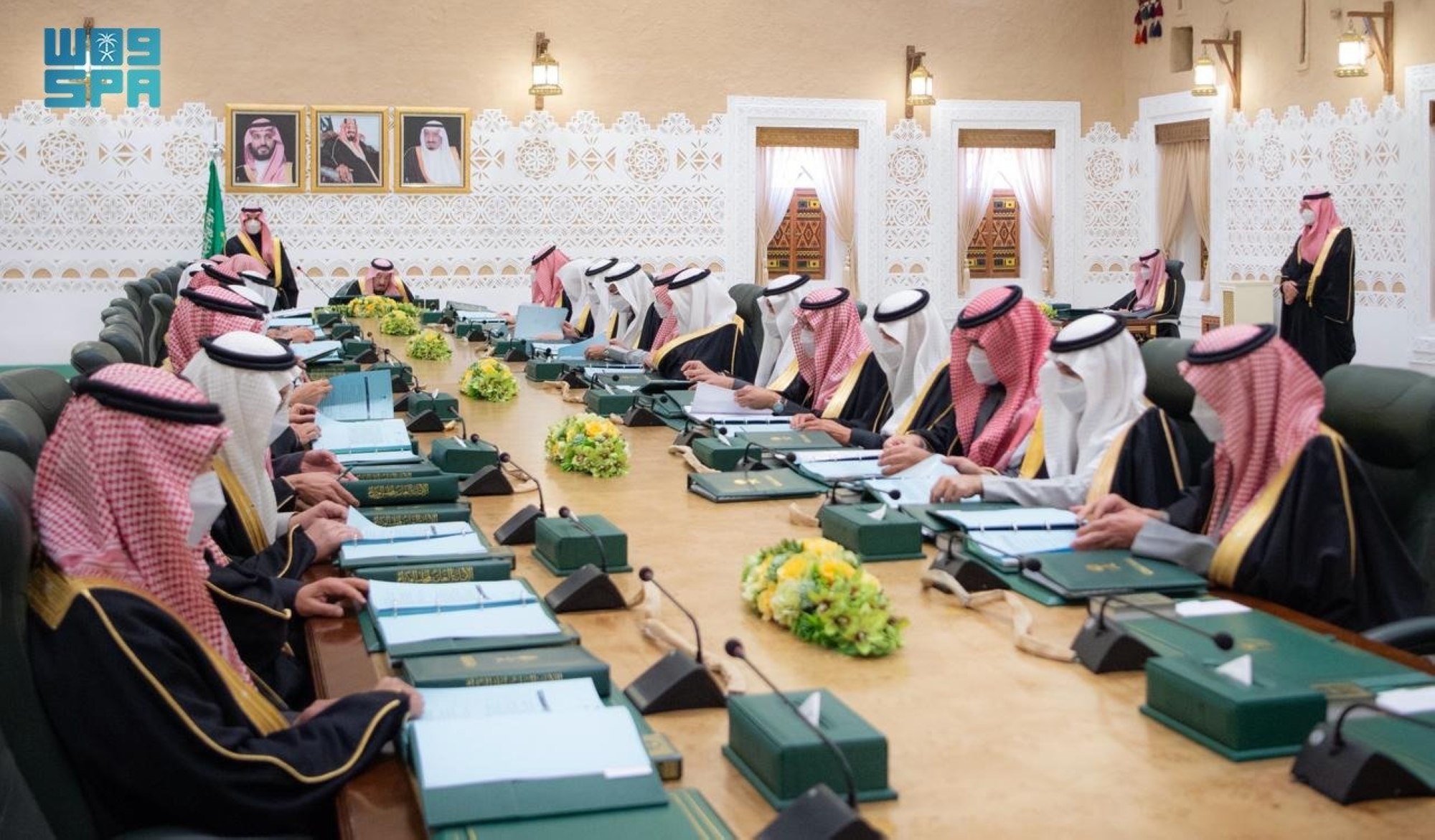 خادم الحرمين الشريفين يرأس جلسة مجلس الوزراء في الرياض
