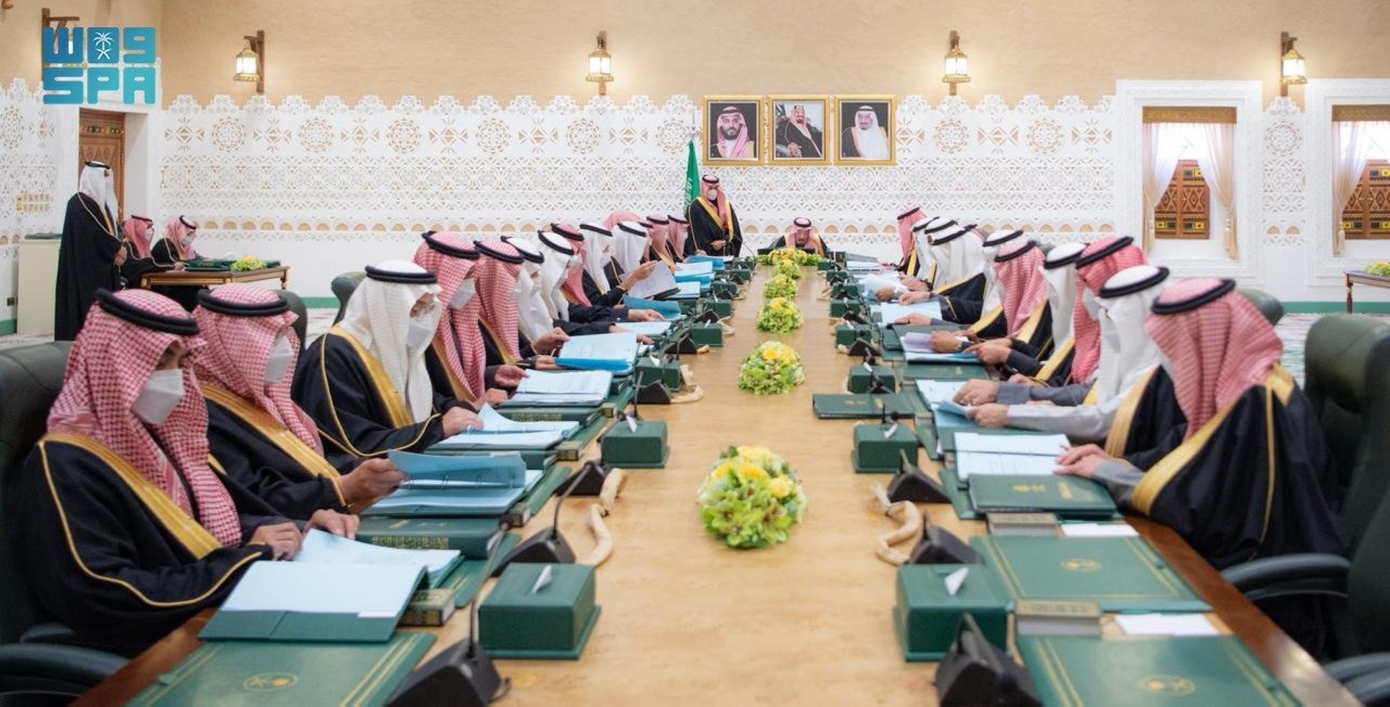 خادم الحرمين الشريفين يرأس جلسة مجلس الوزراء في الرياض
