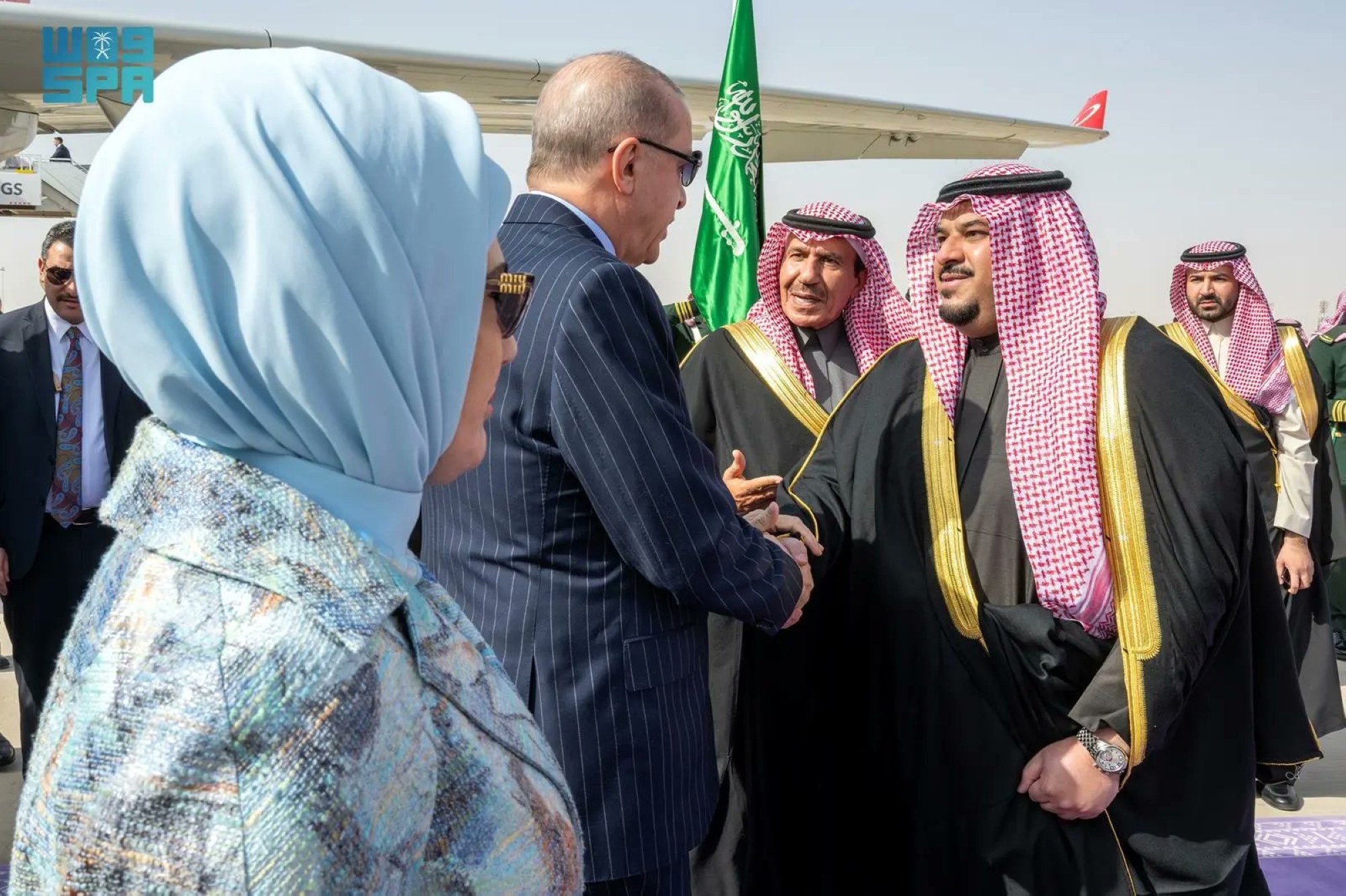 كان في استقباله في مطار الملك خالد الدولي، نائب أمير منطقة الرياض