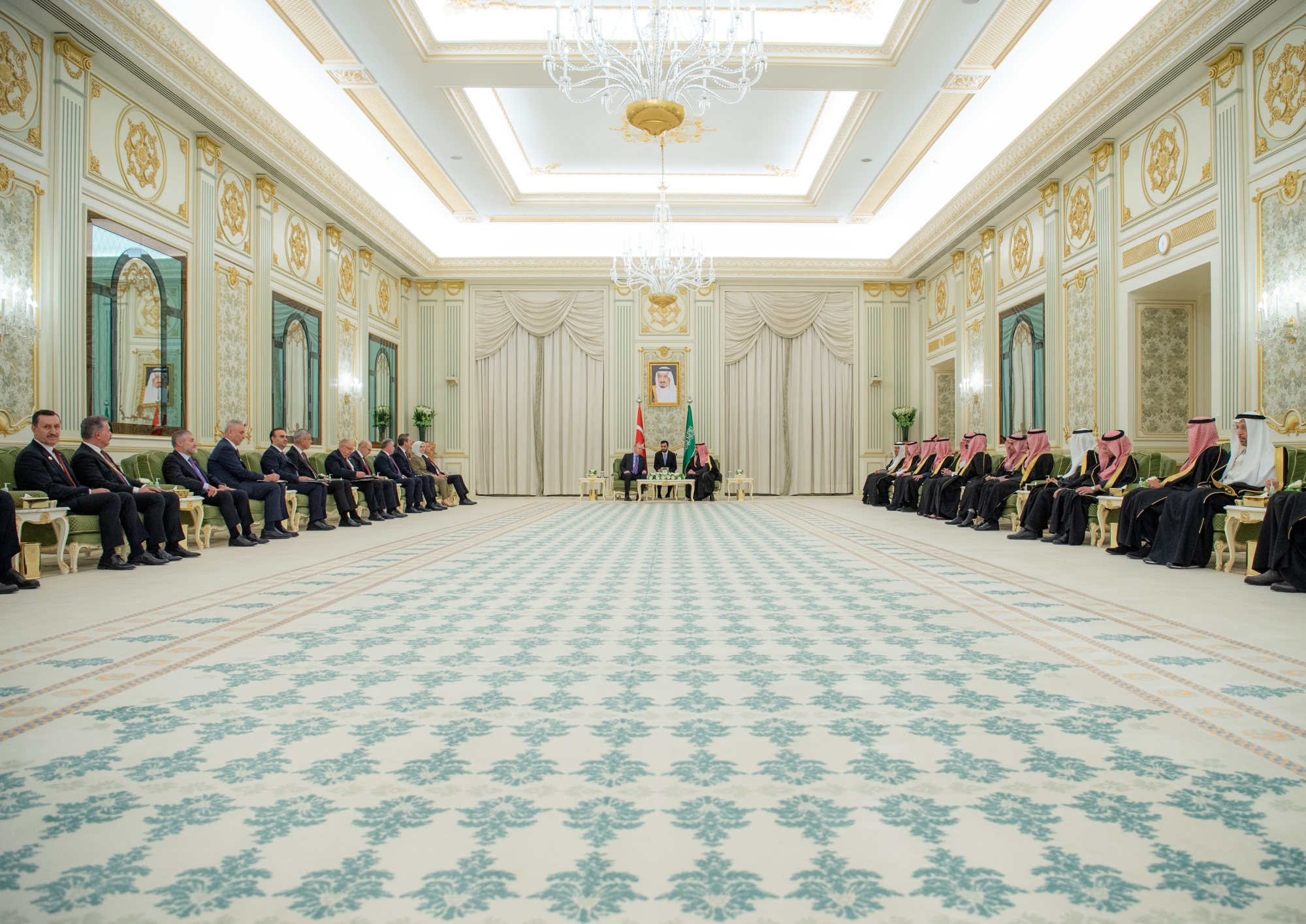 أعرب رئيس تركيا عن شكره وتقديره لخادم الحرمين الشريفين ولولي العهد