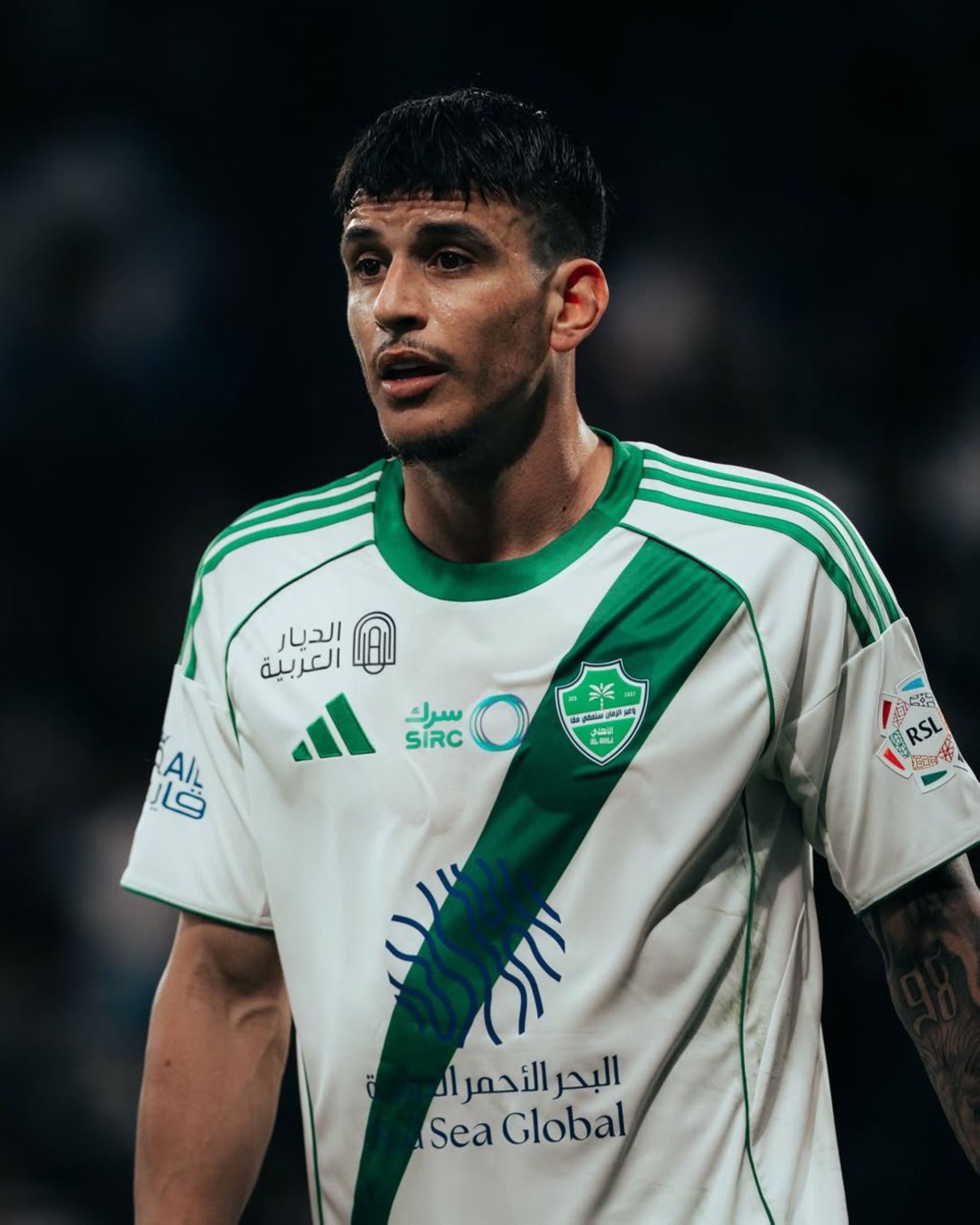 مدافع الأهلي روجير إيبانيز