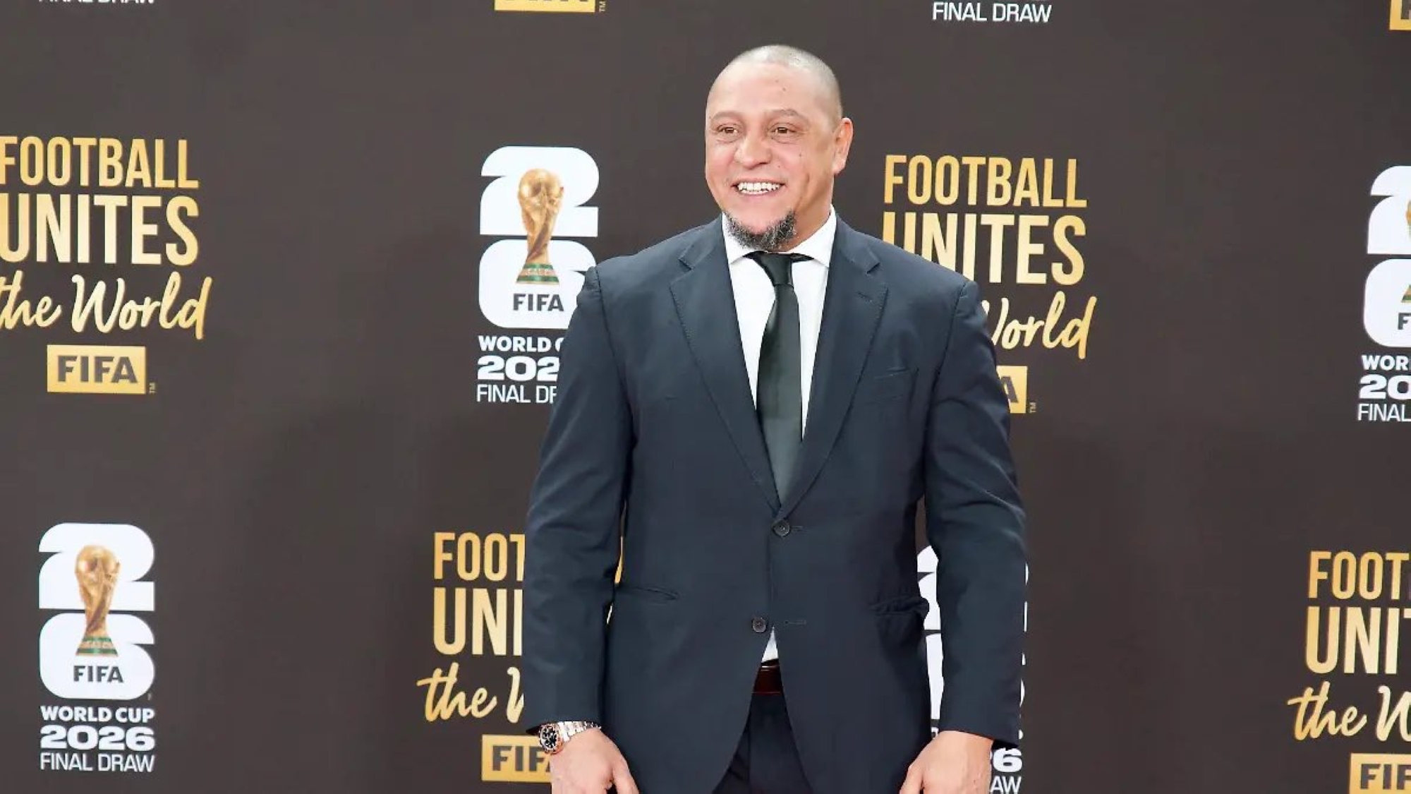 أسطورة ريال مدريد البرازيلي روبرتو كارلوس