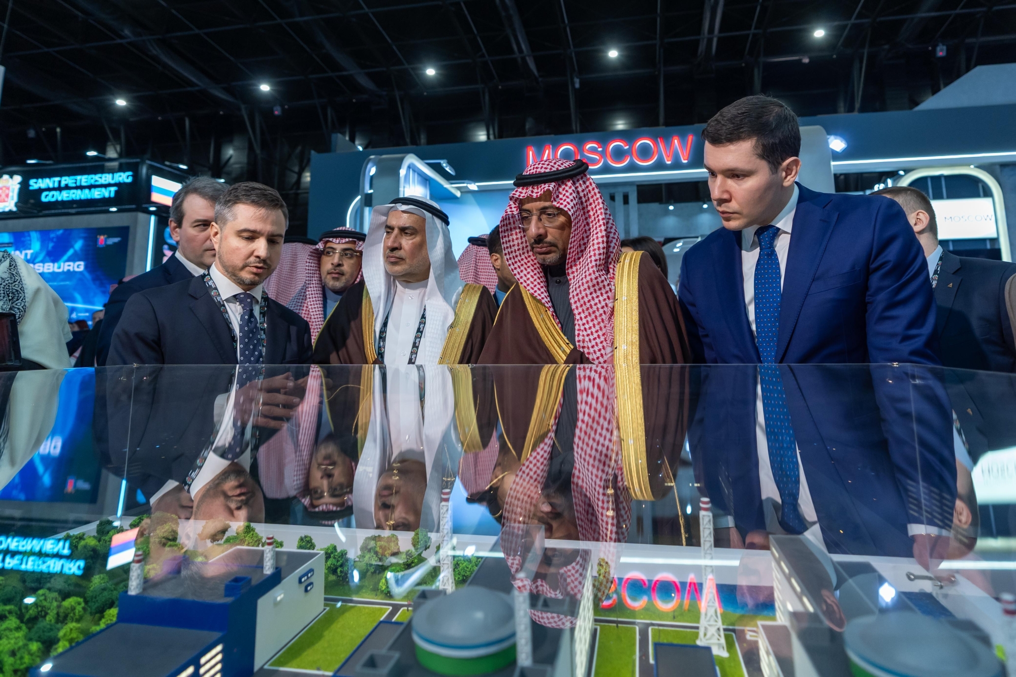 يسهم في توسيع آفاق الشراكات الصناعية الاستراتيجية