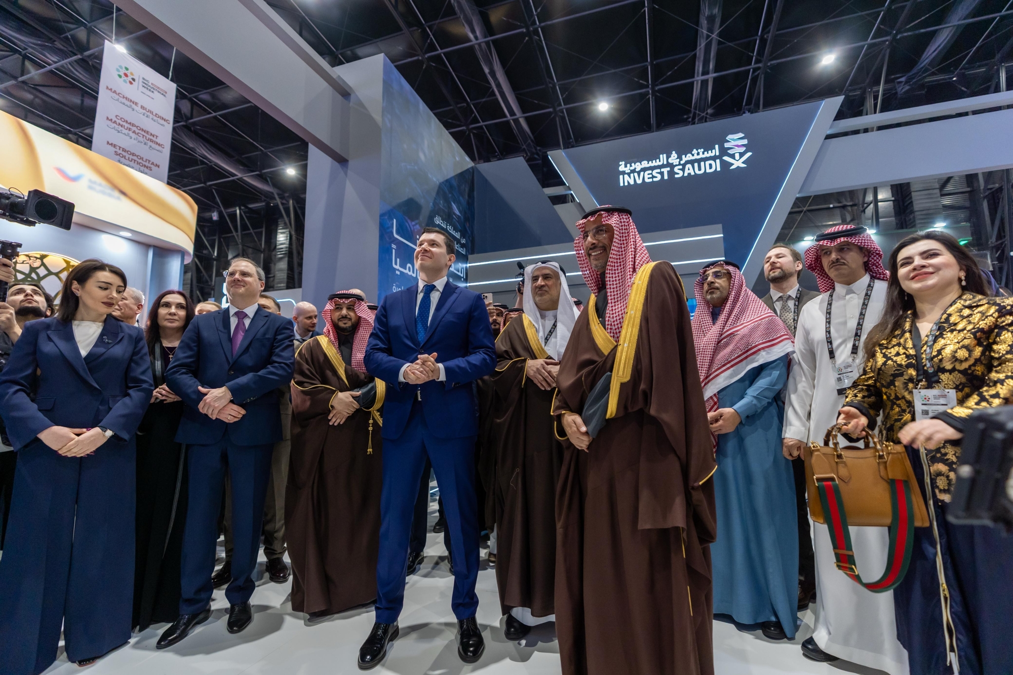 يسهم في توسيع آفاق الشراكات الصناعية الاستراتيجية