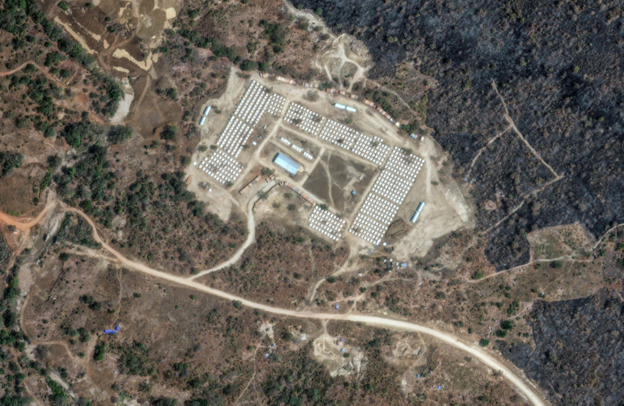 تشير صور الأقمار الصناعية إلى أن النشاط تزايد في أكتوبر 2025 في المعسكر