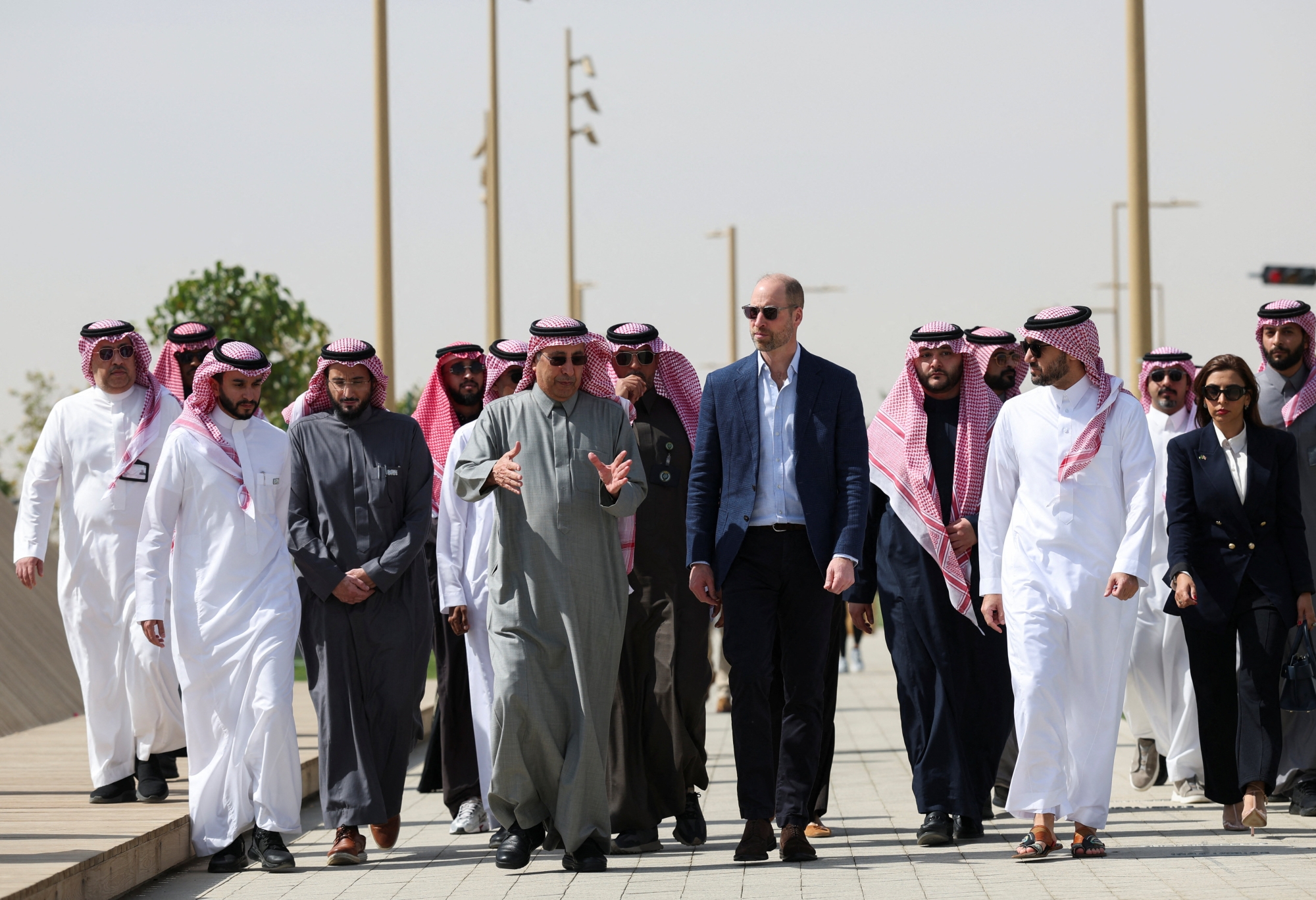 ولي عهد بريطانيا في جولة بمشروع المسار الرياضي