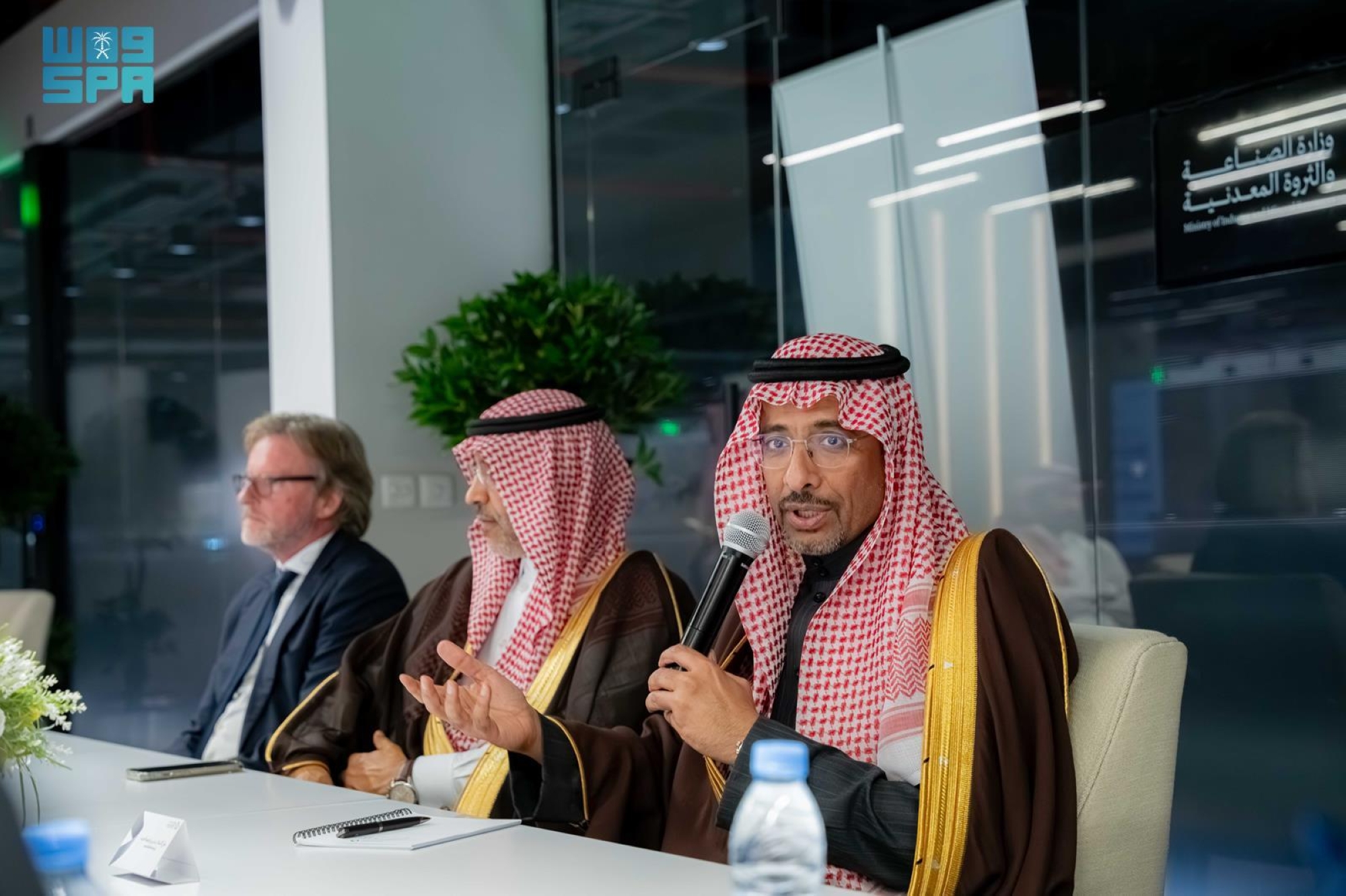 وزير الصناعة نوّه بحرص المملكة على بناء منظومة صناعية متكاملة تدعم وتُمكّن المستثمر في مراحل مشروعه كافة