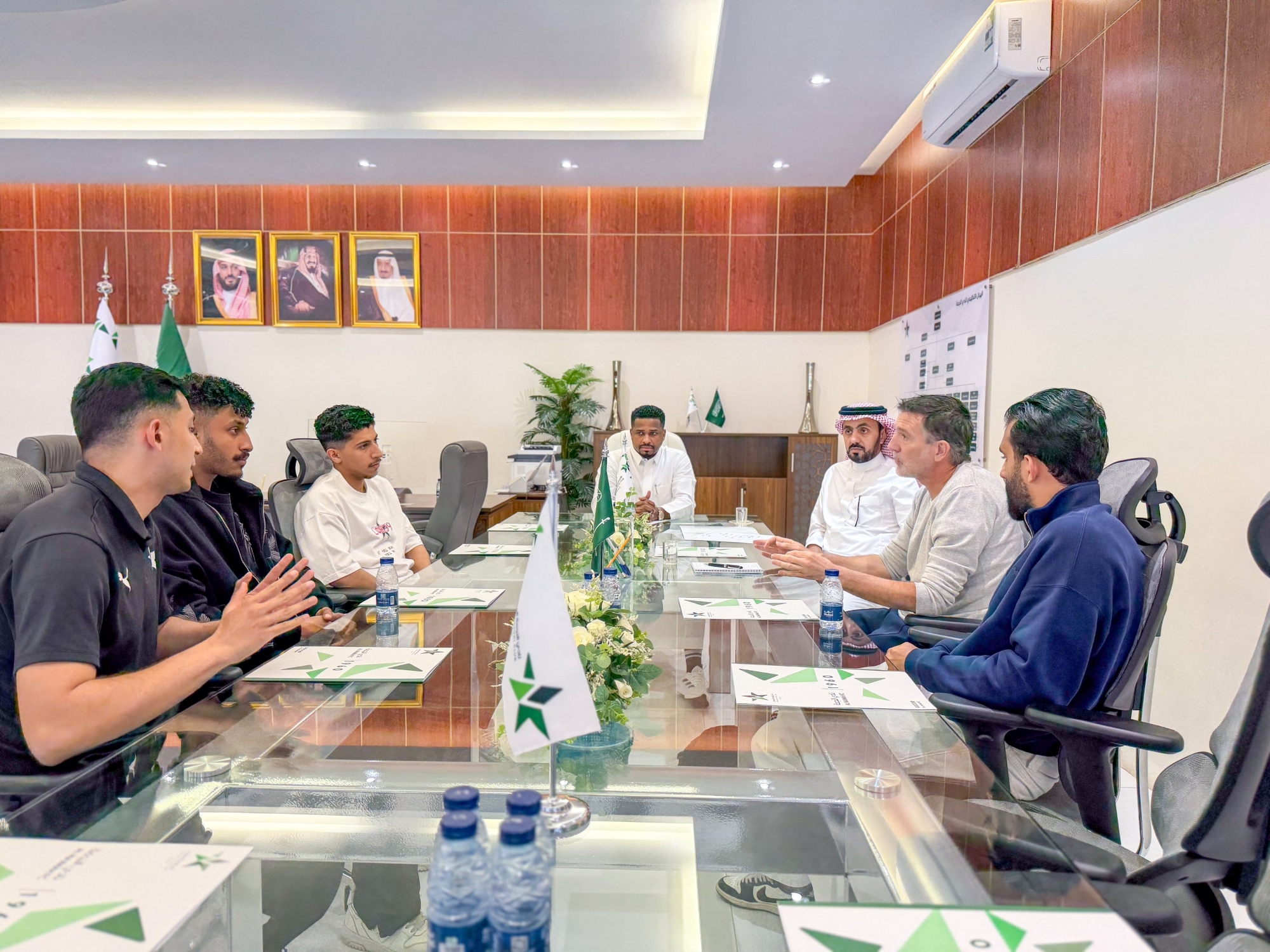 الزيارات الميدانية للأندية تستمر ضمن برنامج إعداد الأخضر لكأس العالم 2026