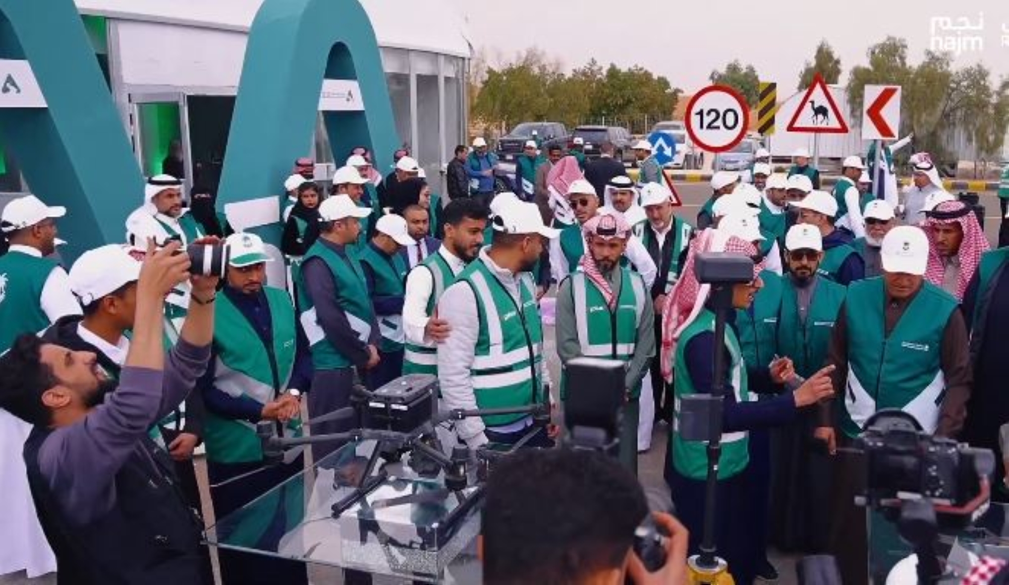  من خلال مسح شبكة الطرق