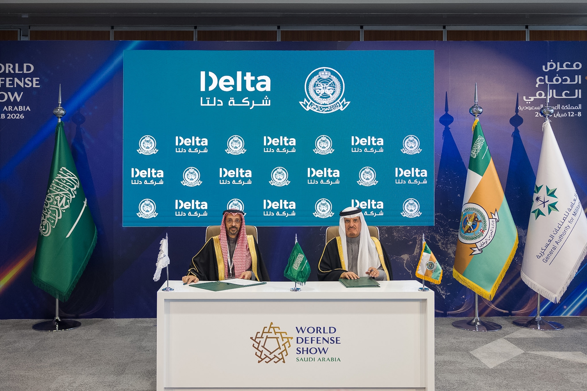 وقَّع العقود نائب وزير الحرس الوطني د. ناصر الداود