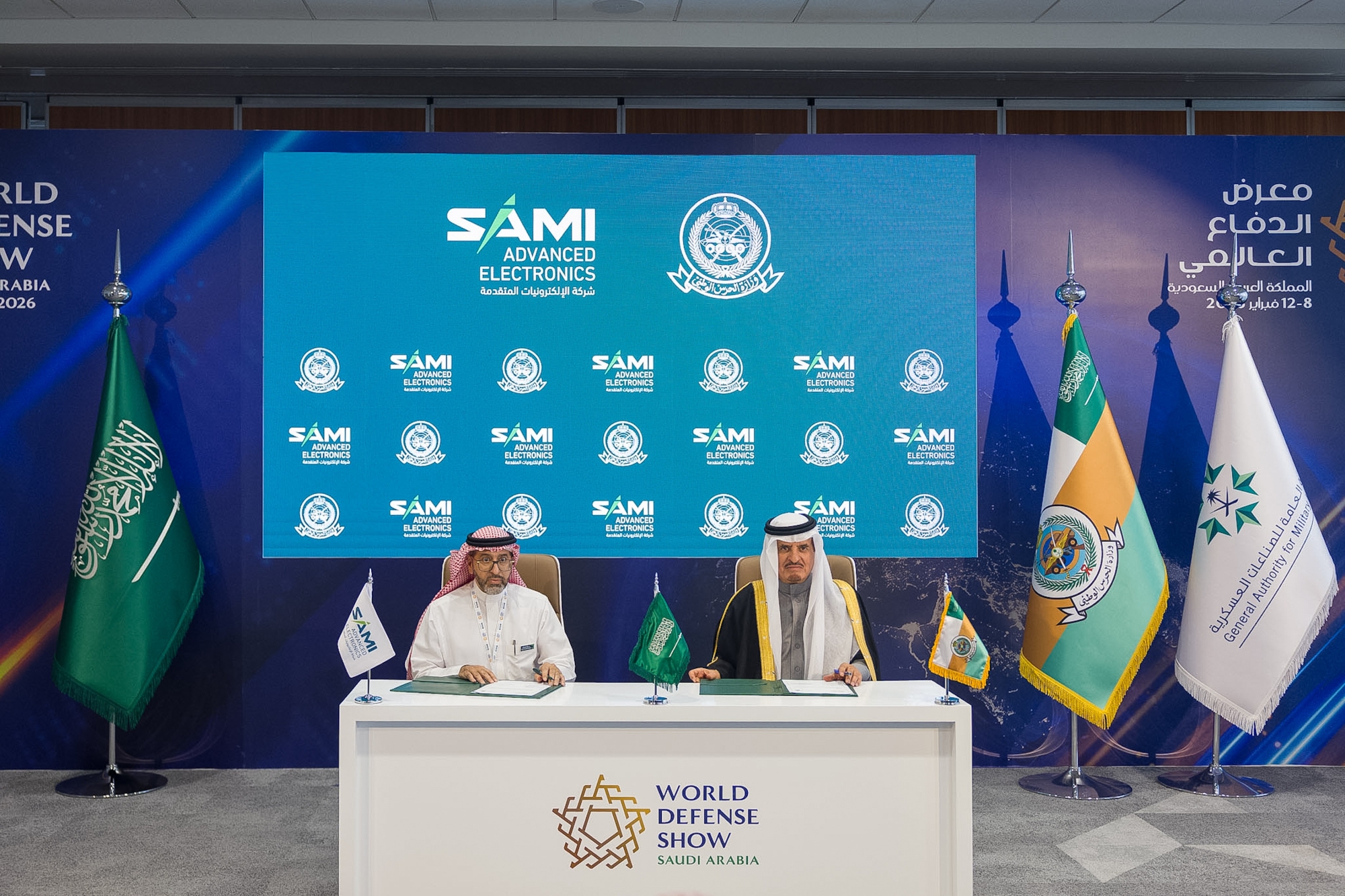 وقَّع العقود نائب وزير الحرس الوطني د. ناصر الداود