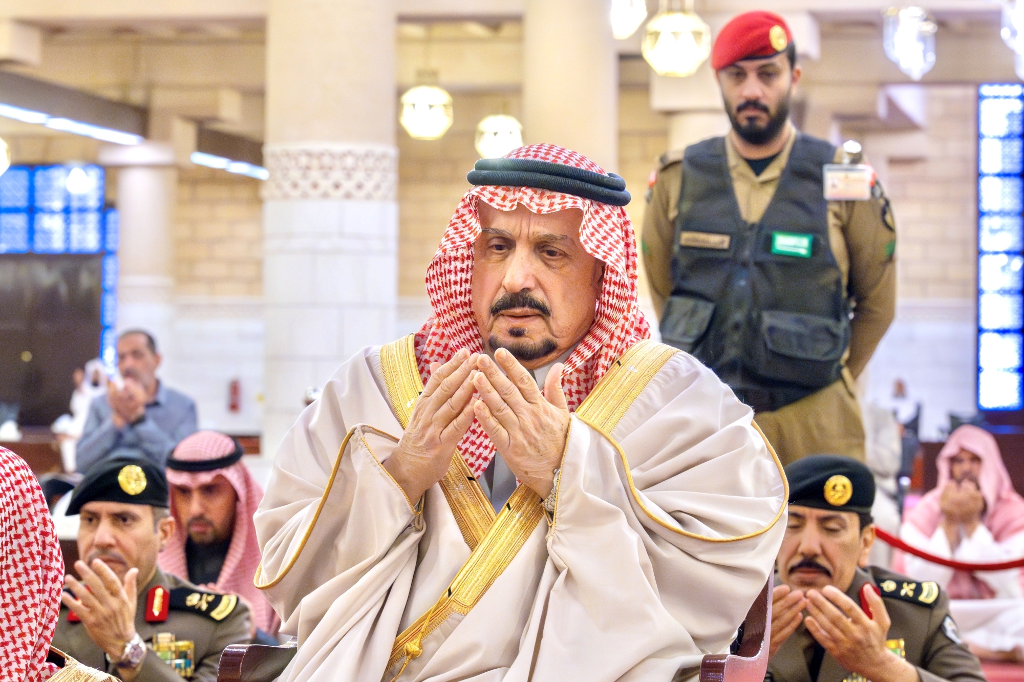 جموع المصلين يؤدون صلاة الاستسقاء بمختلف مناطق المملكة