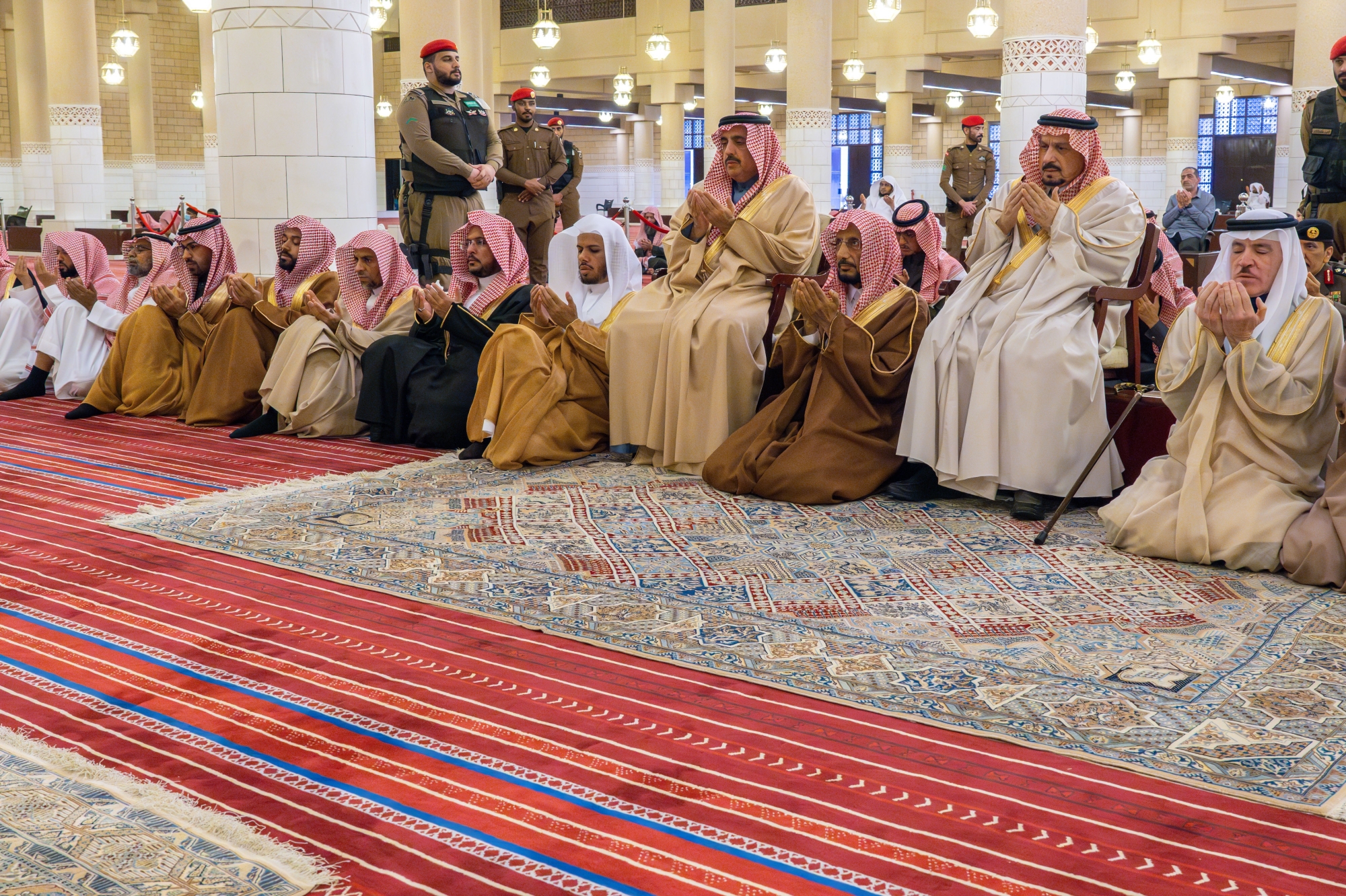 جموع المصلين يؤدون صلاة الاستسقاء بمختلف مناطق المملكة