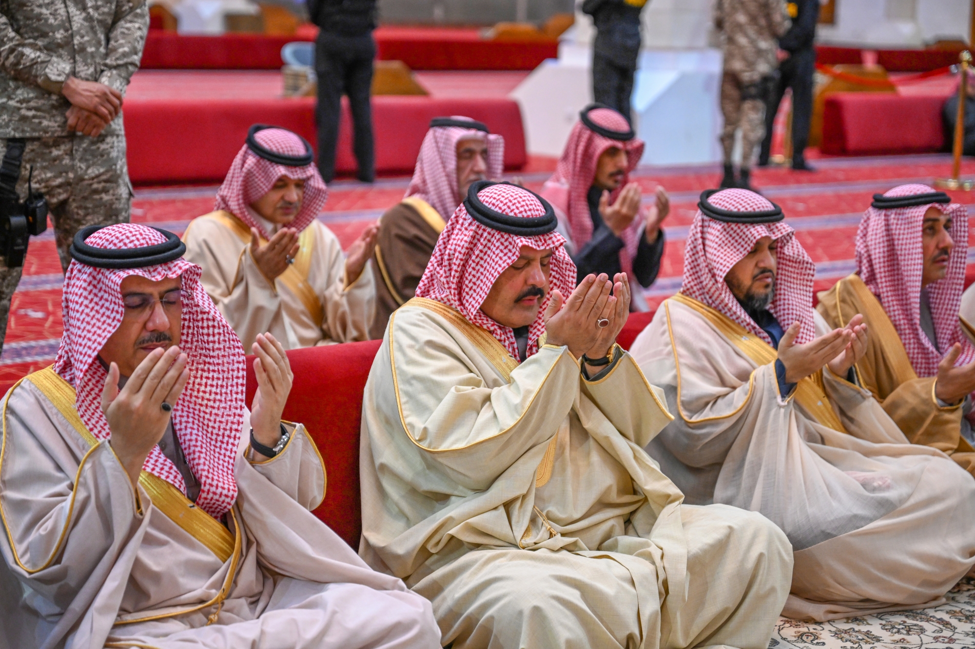 جموع المصلين يؤدون صلاة الاستسقاء بمختلف مناطق المملكة