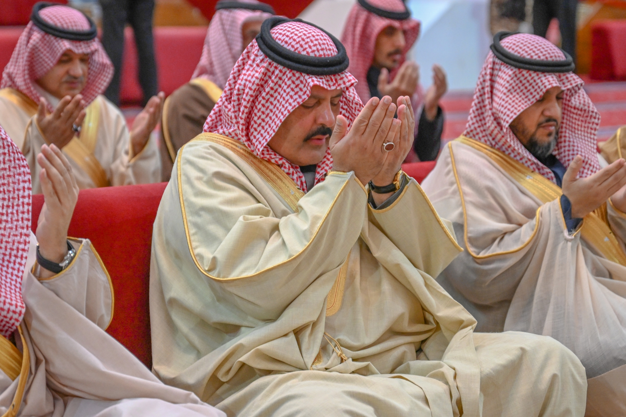 جموع المصلين يؤدون صلاة الاستسقاء بمختلف مناطق المملكة