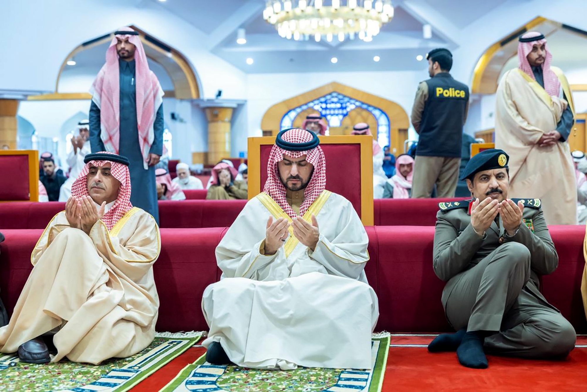 جموع المصلين يؤدون صلاة الاستسقاء بمختلف مناطق المملكة