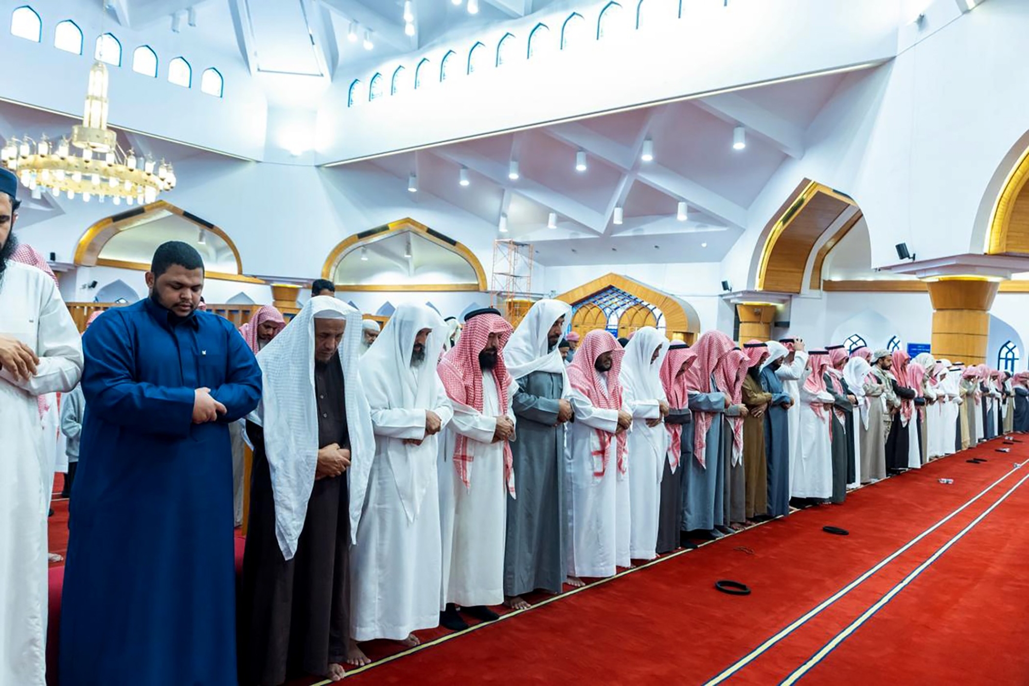 جموع المصلين يؤدون صلاة الاستسقاء بمختلف مناطق المملكة