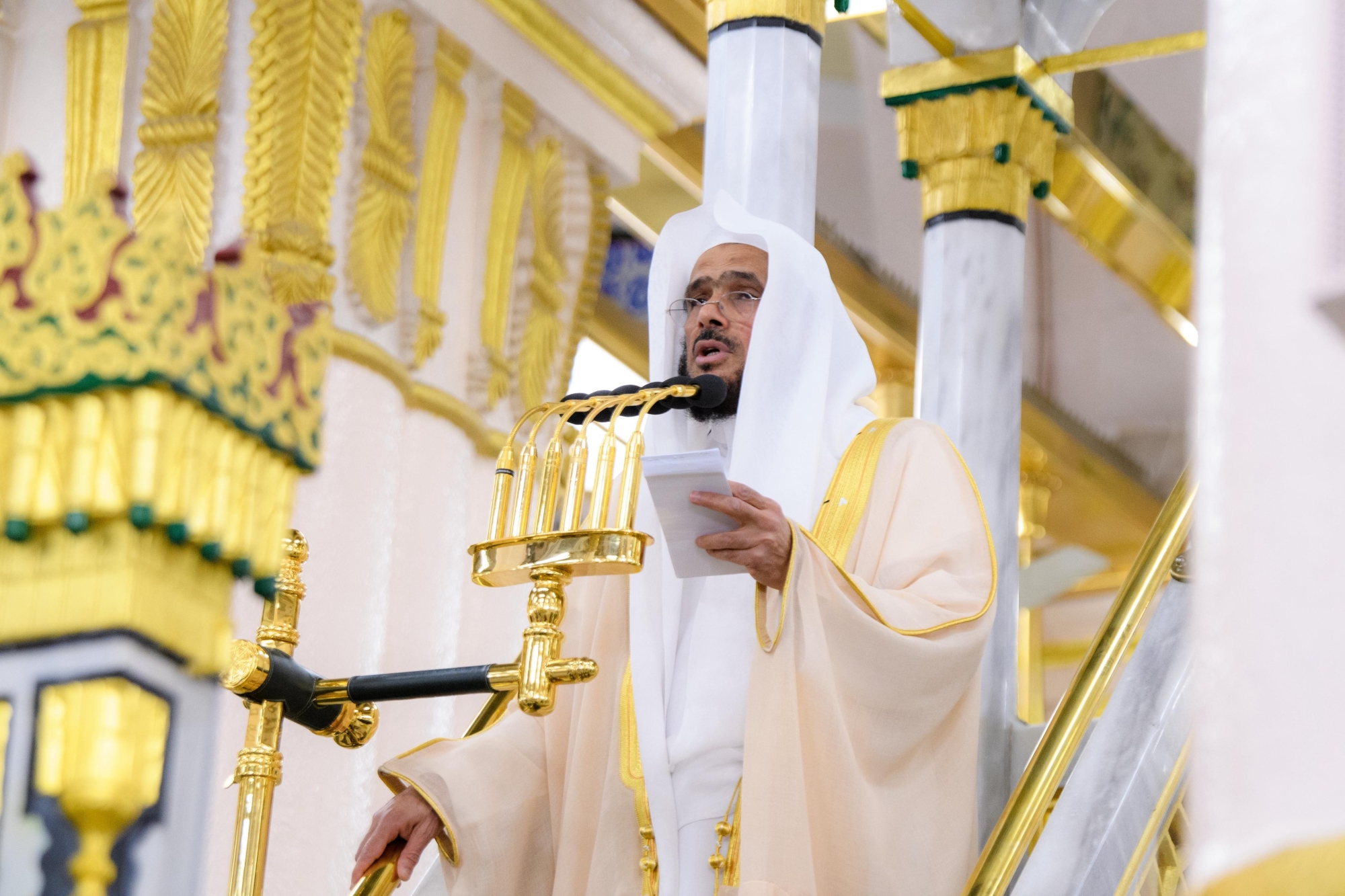 المصلون يؤدون صلاة الاستسقاء في الحرمين الشريفين