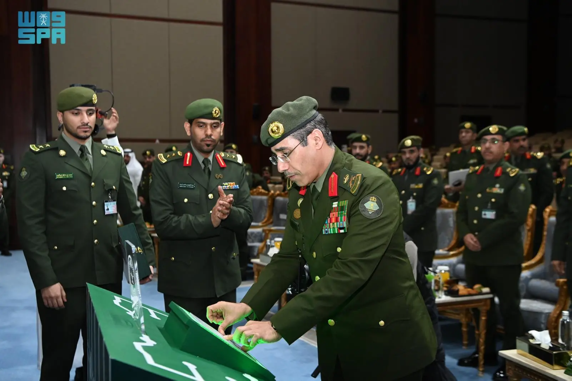 ﻫﺬه اﻟﺨﺪﻣﺎت ﺗﺄﺗﻲ ﺿﻤﻦ اﻟﺨﻄﻮات اﻟﺘﻄﻮﻳﺮﻳﺔ ﻟﻠﺘﻌﺎﻣﻼت اﻹﻟﻜﺘﺮوﻧﻴﺔ