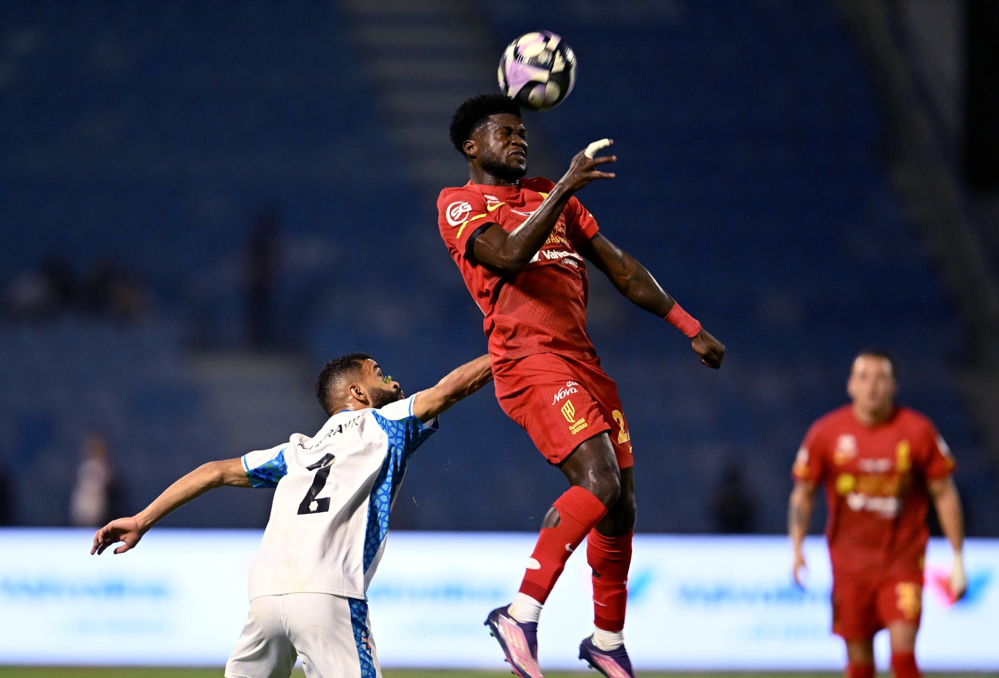 جانب من لقاء القادسية أمام نيوم 