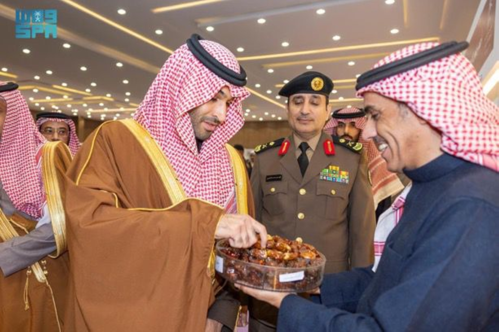 نائب أمير الجوف يشهد الحفل الختامي لمهرجان التمور