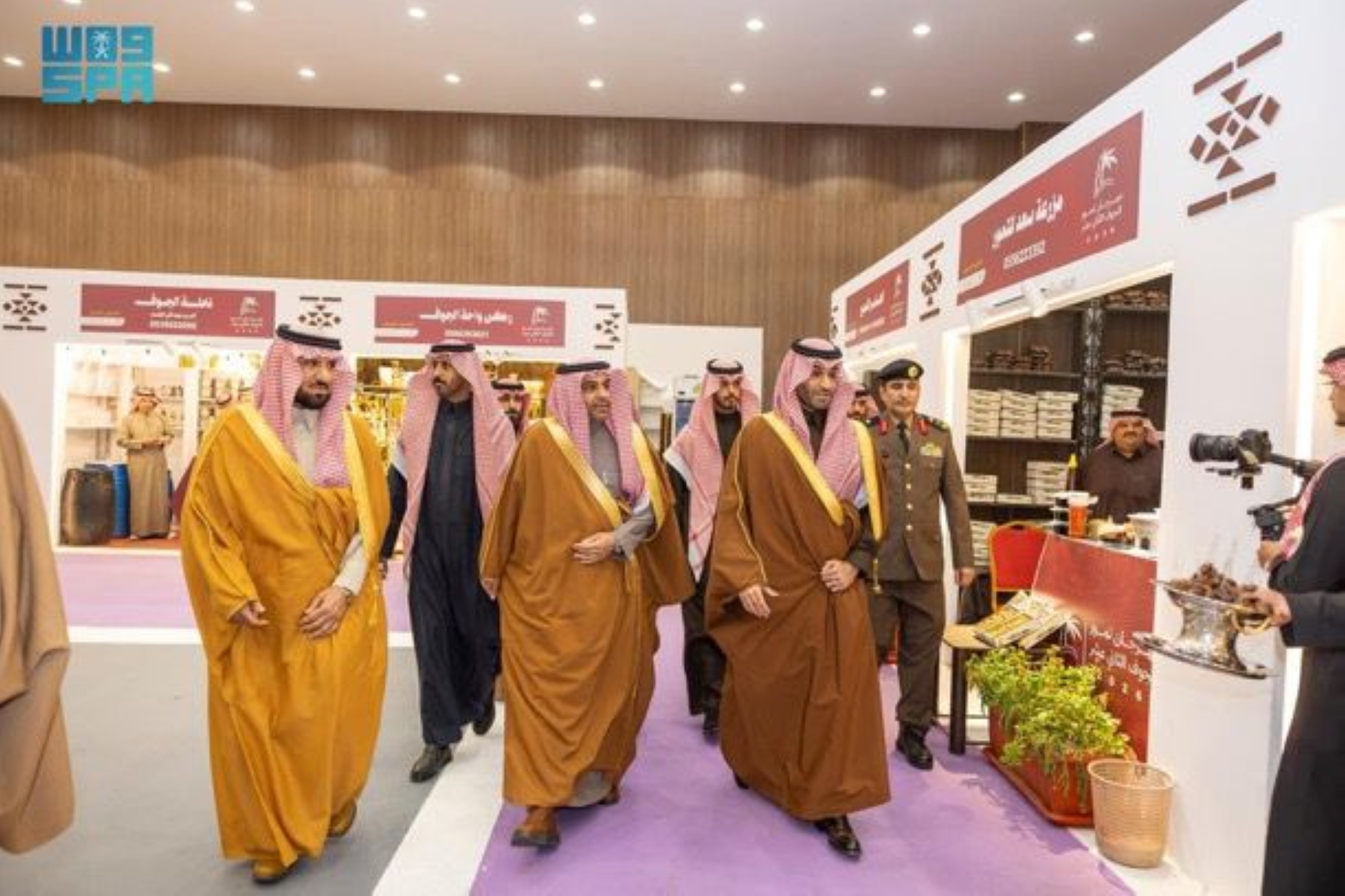 نائب أمير الجوف يشهد الحفل الختامي لمهرجان التمور