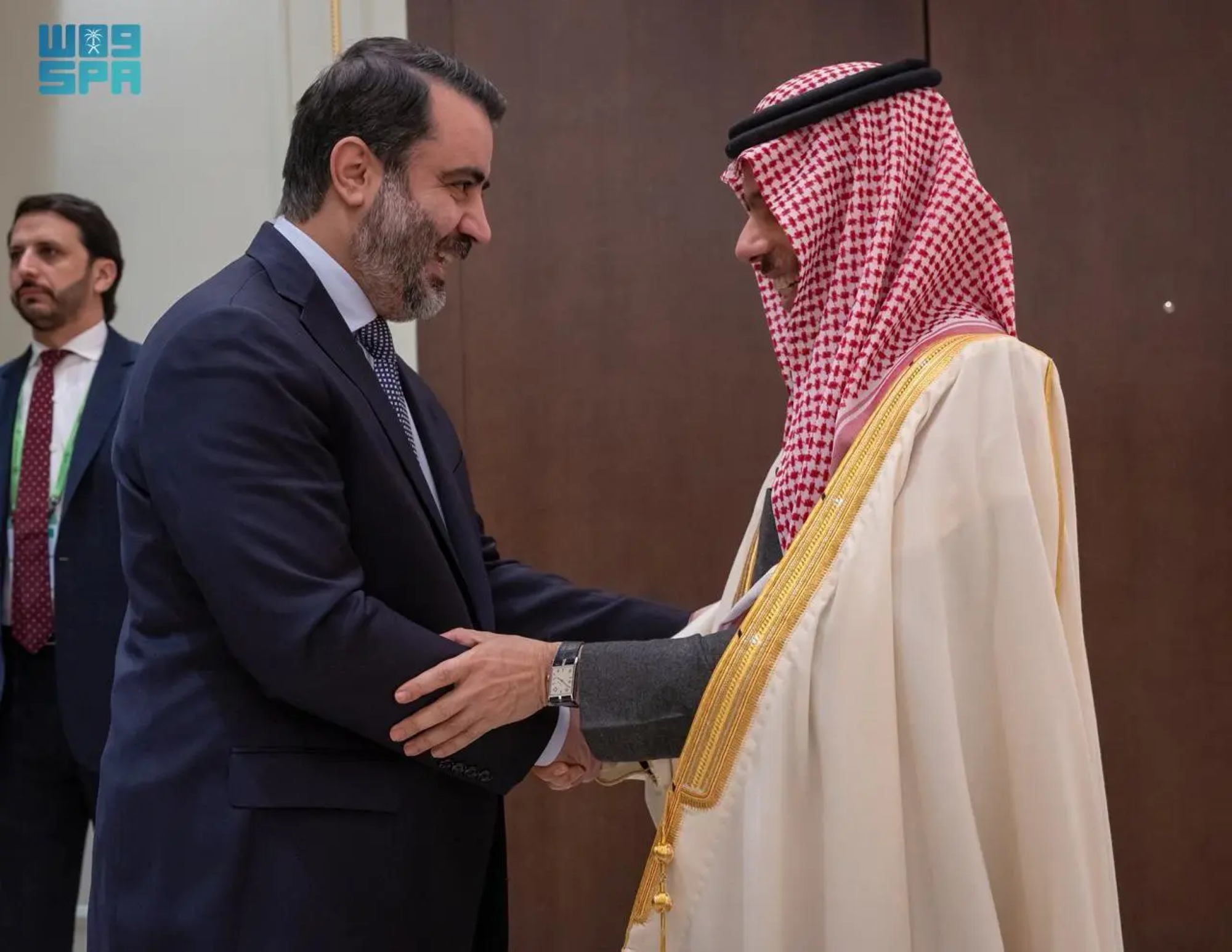  استعراض العلاقات الأخوية بين البلدين 