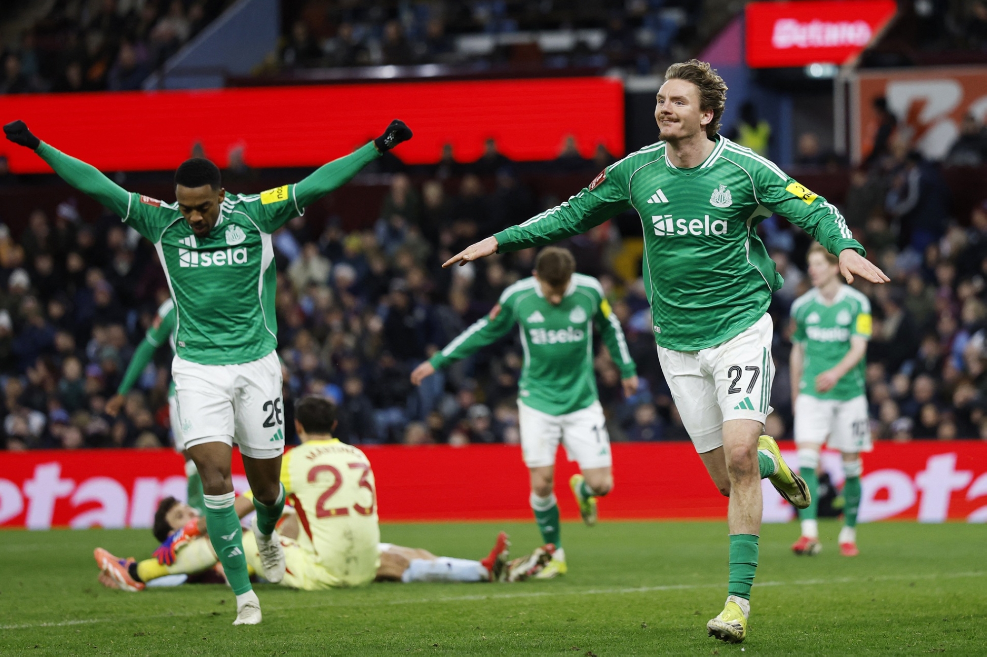 نيوكاسل يتأهل إلى دور الـ 16 من كأس الاتحاد الانجليزي 