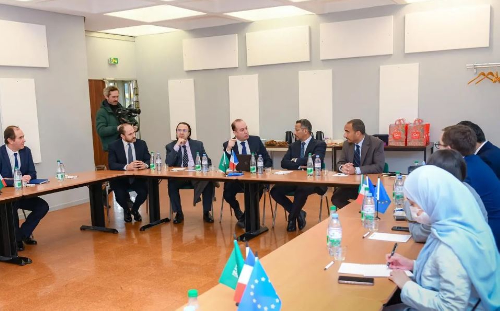 استقطاب الاستثمارات النوعية في قطاع الصناعات الدوائية الحيوية