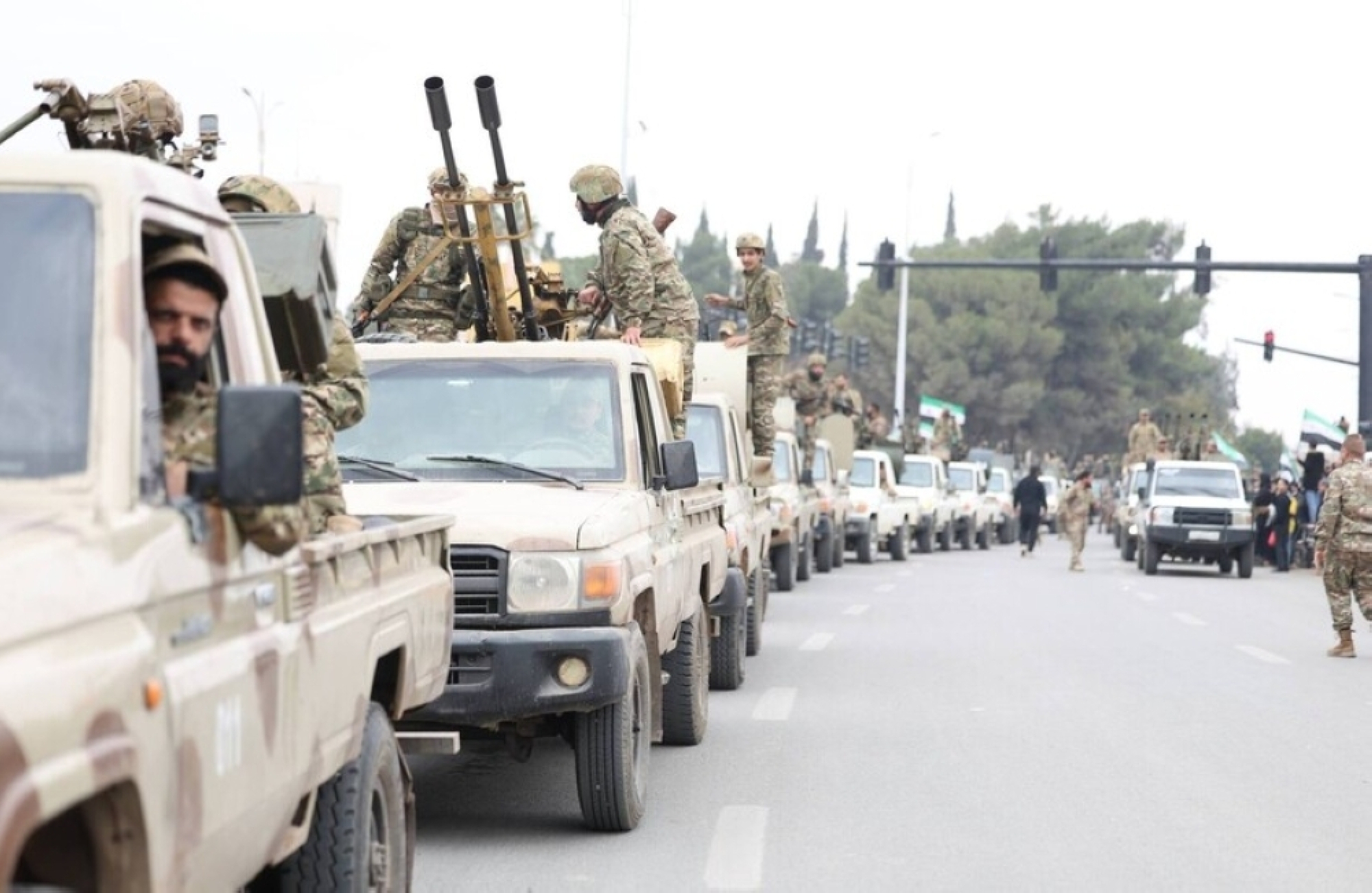 يأتي هذا التطور في ظل استمرار العمليات الأمنية التي تنفذها السلطات السورية ضد خلايا تنظيم داعش