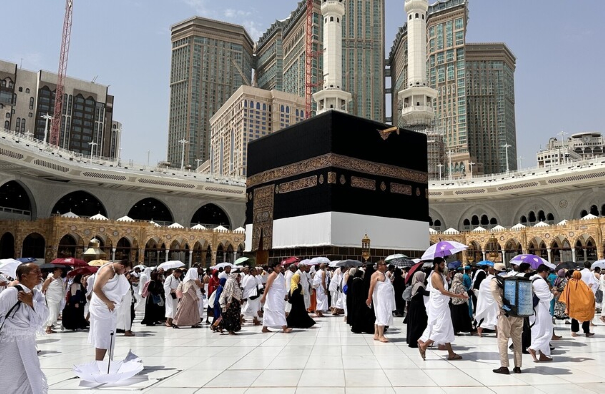 دعا المركز إلى متابعة التقارير والتحديثات الدورية الصادرة عنه عبر قنواته الرسمية