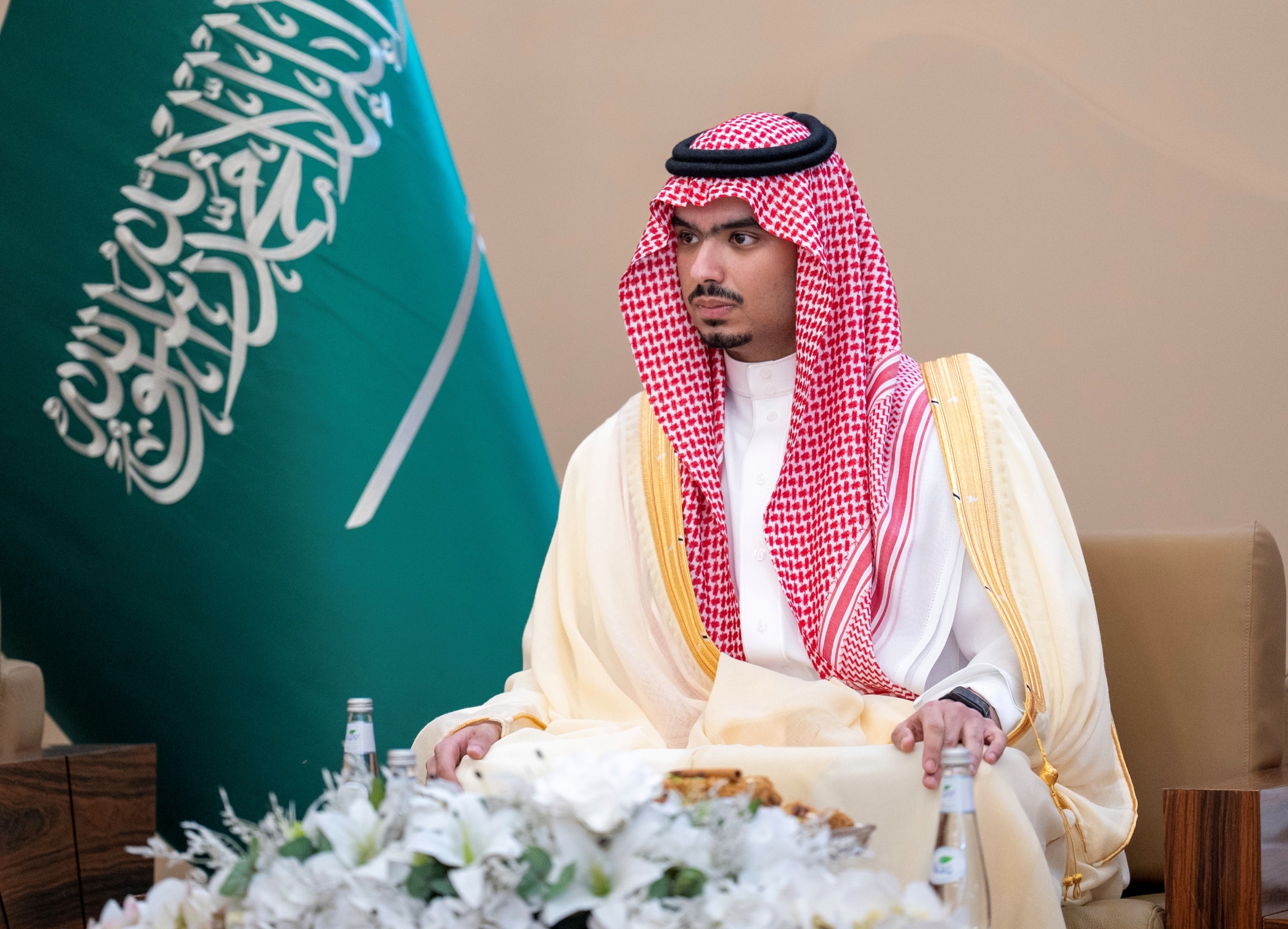 الأمير راكان بن سلمان بن عبدالعزيز يشكر القيادة ويستقبل المهنئين بمناسبة تعيينه محافظًا للدرعية