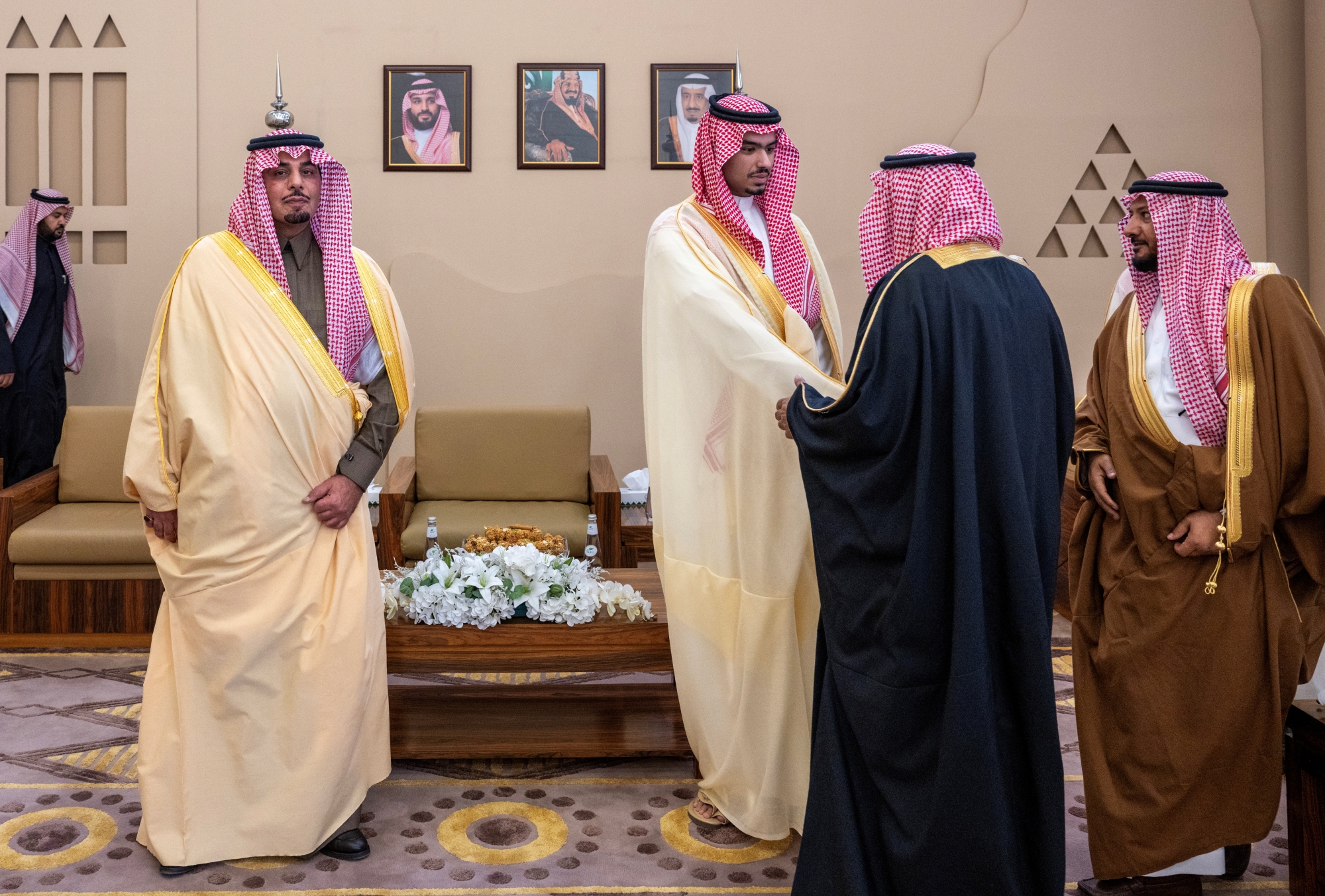 الأمير راكان بن سلمان بن عبدالعزيز يشكر القيادة ويستقبل المهنئين بمناسبة تعيينه محافظًا للدرعية